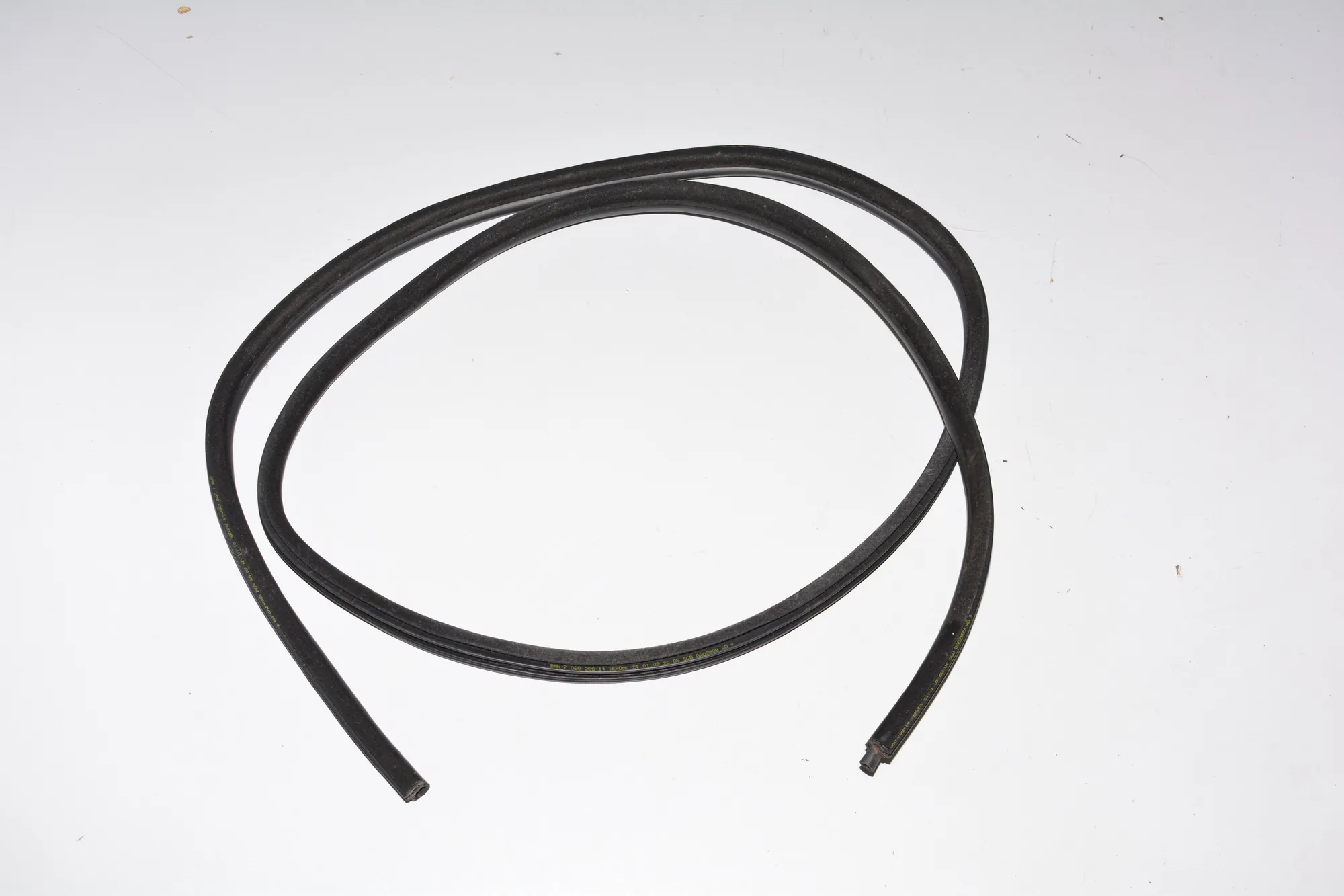 Rear Left Door Seal Rubber – OEM 7060288 · BMW 3 (E90) 330 d 2009 – 3