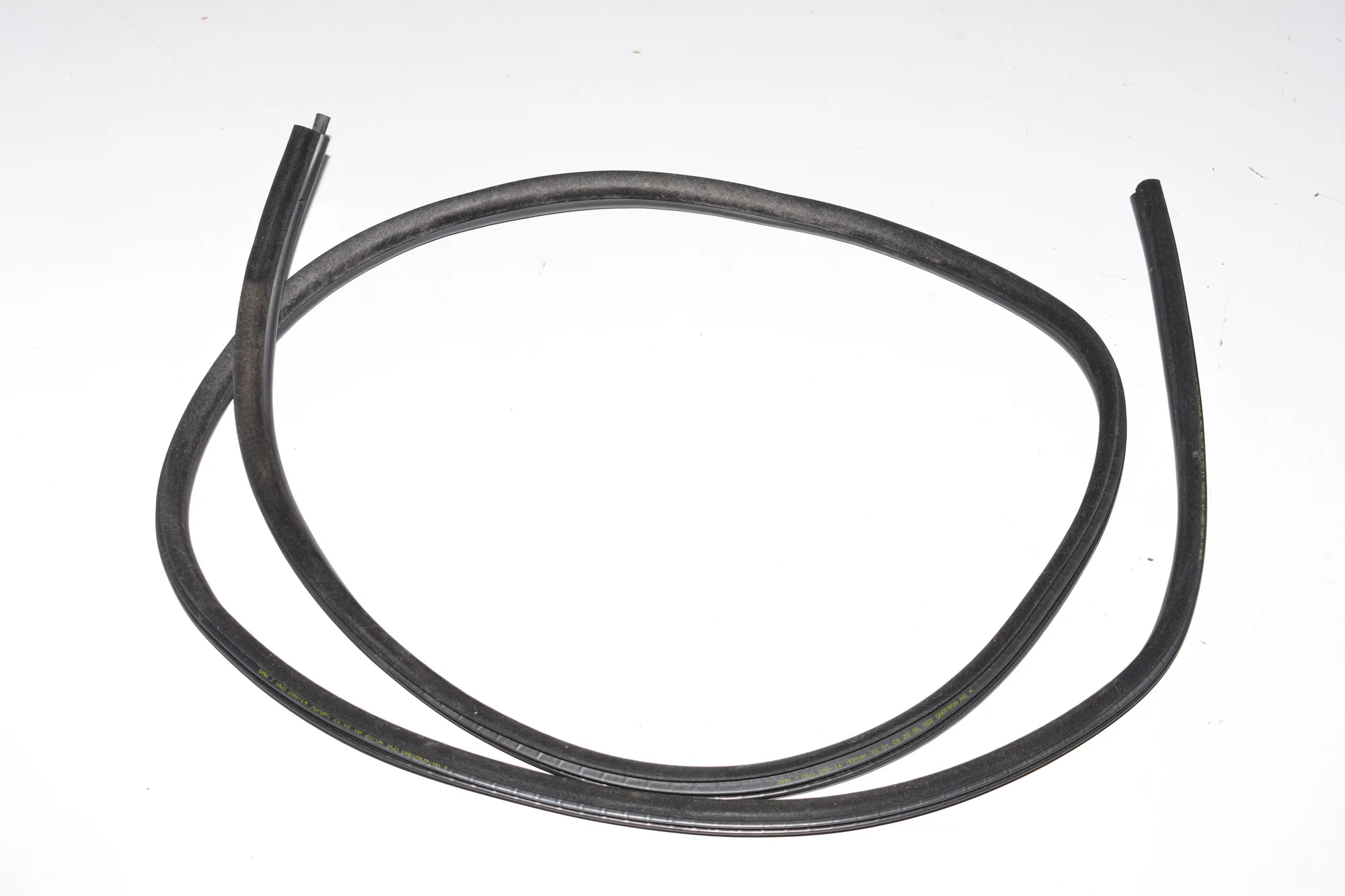 Rear Left Door Seal Rubber – OEM 7060288 · BMW 3 (E90) 330 d 2009