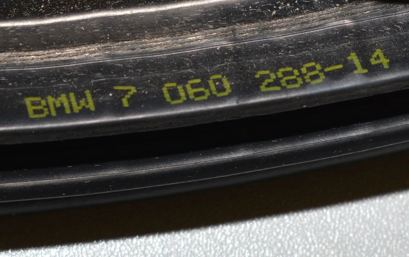 Rear Left Door Seal Rubber – OEM 7060288 · BMW 3 (E90) 330 d 2009 – 4