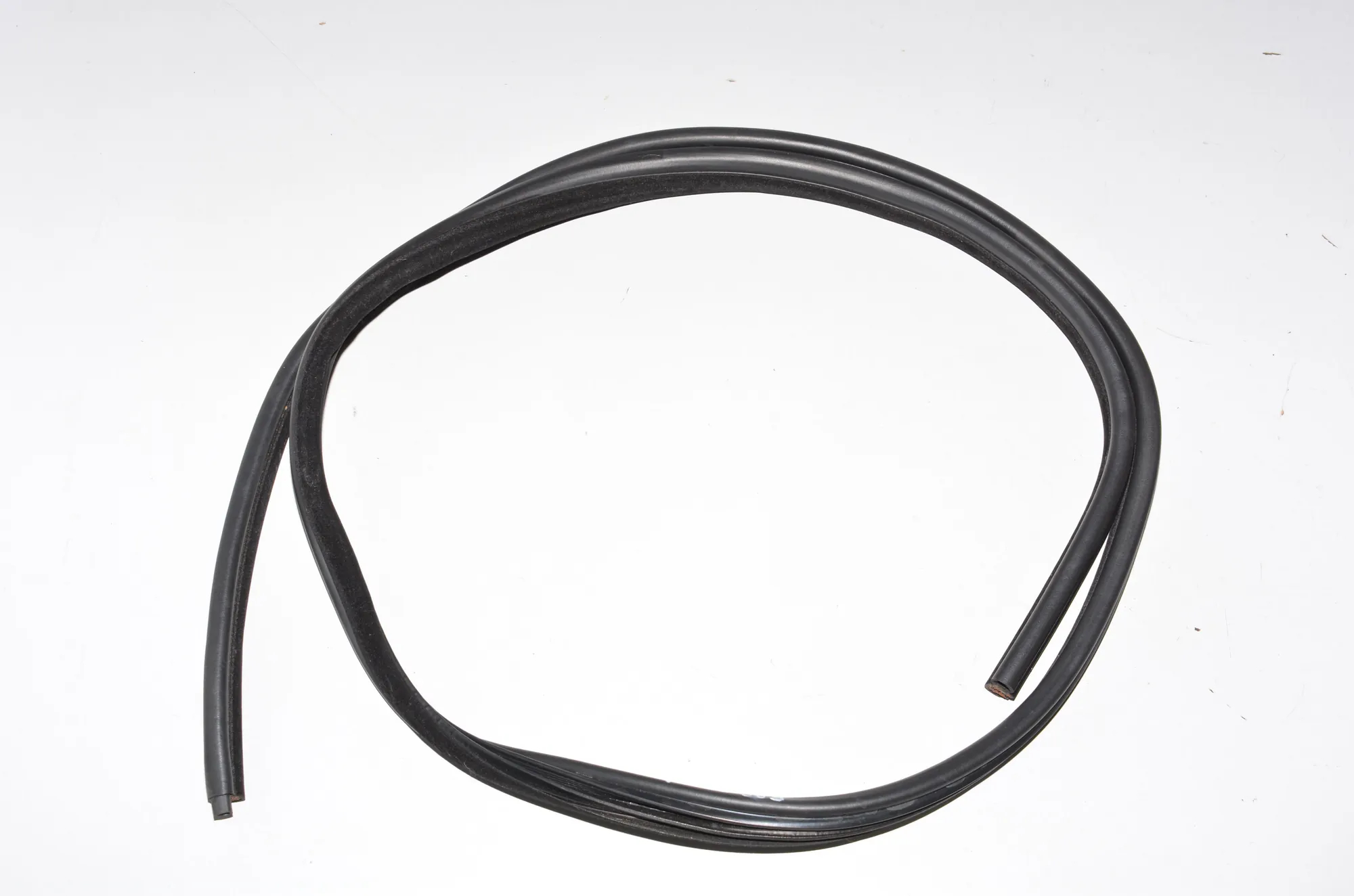 Rear Right Door Seal Rubber – OEM 7060288 · BMW 3 (E90) 330 d 2009 – 3