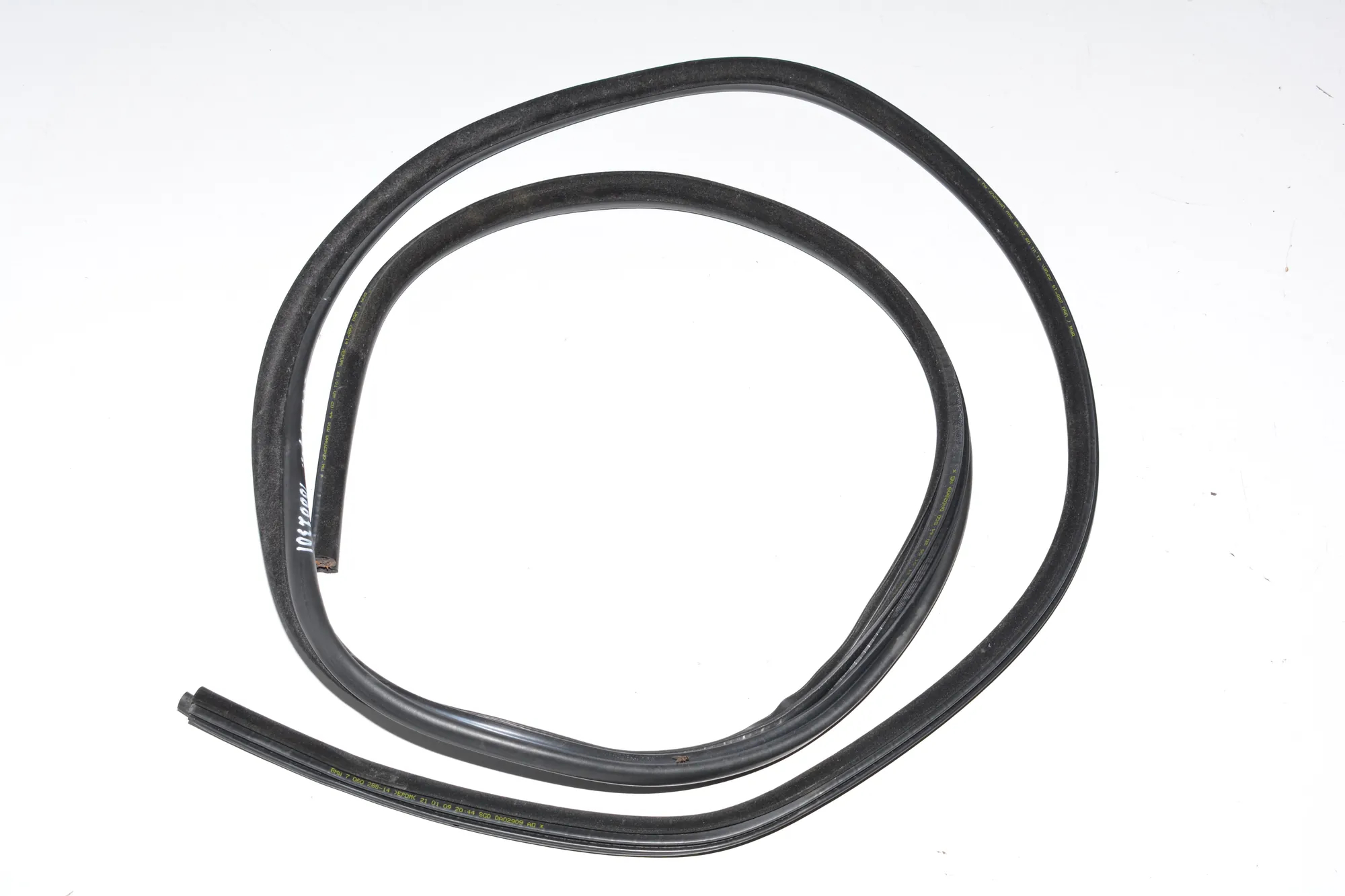 Rear Right Door Seal Rubber – OEM 7060288 · BMW 3 (E90) 330 d 2009 – 2