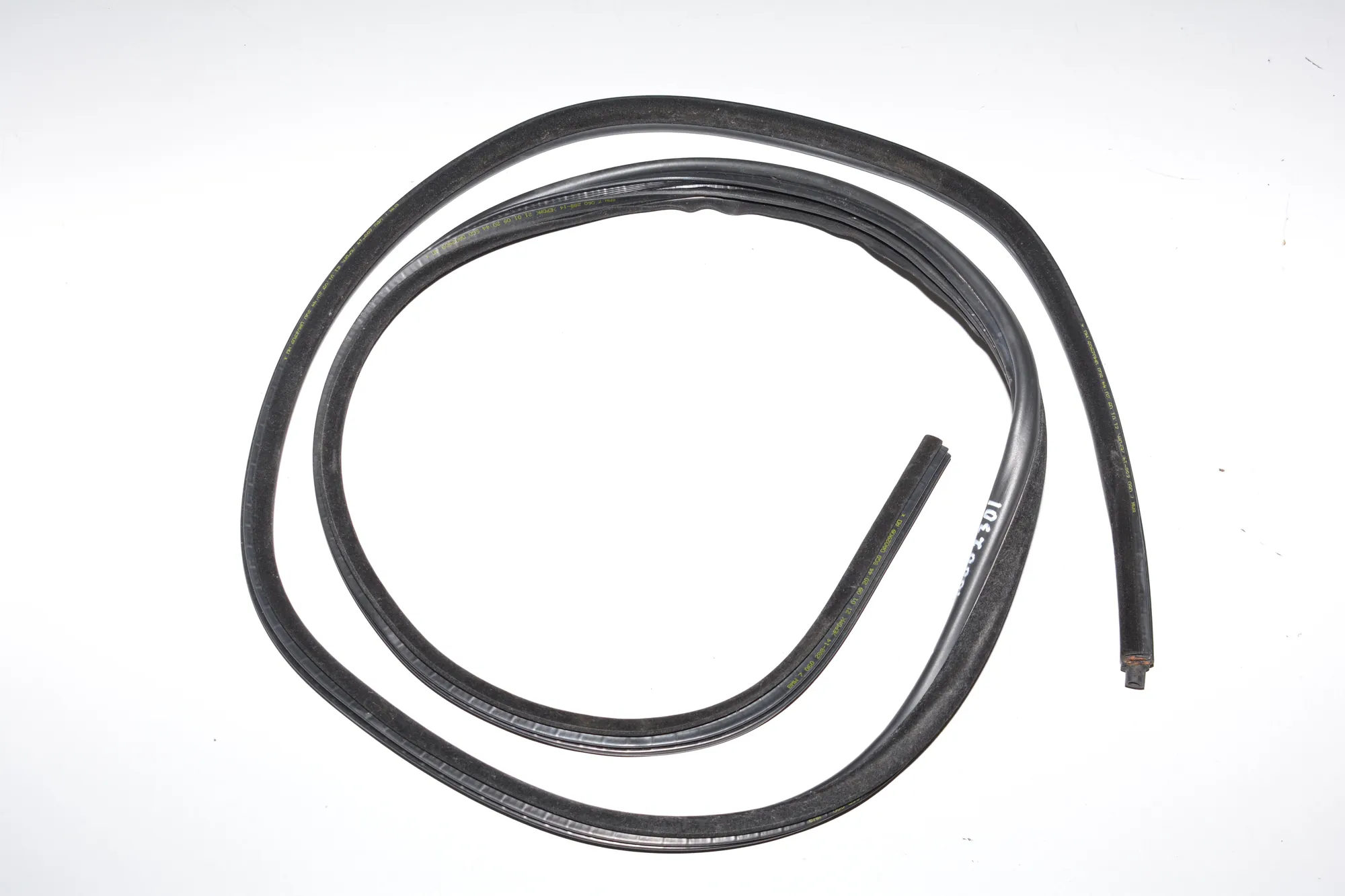 Rear Right Door Seal Rubber – OEM 7060288 · BMW 3 (E90) 330 d 2009
