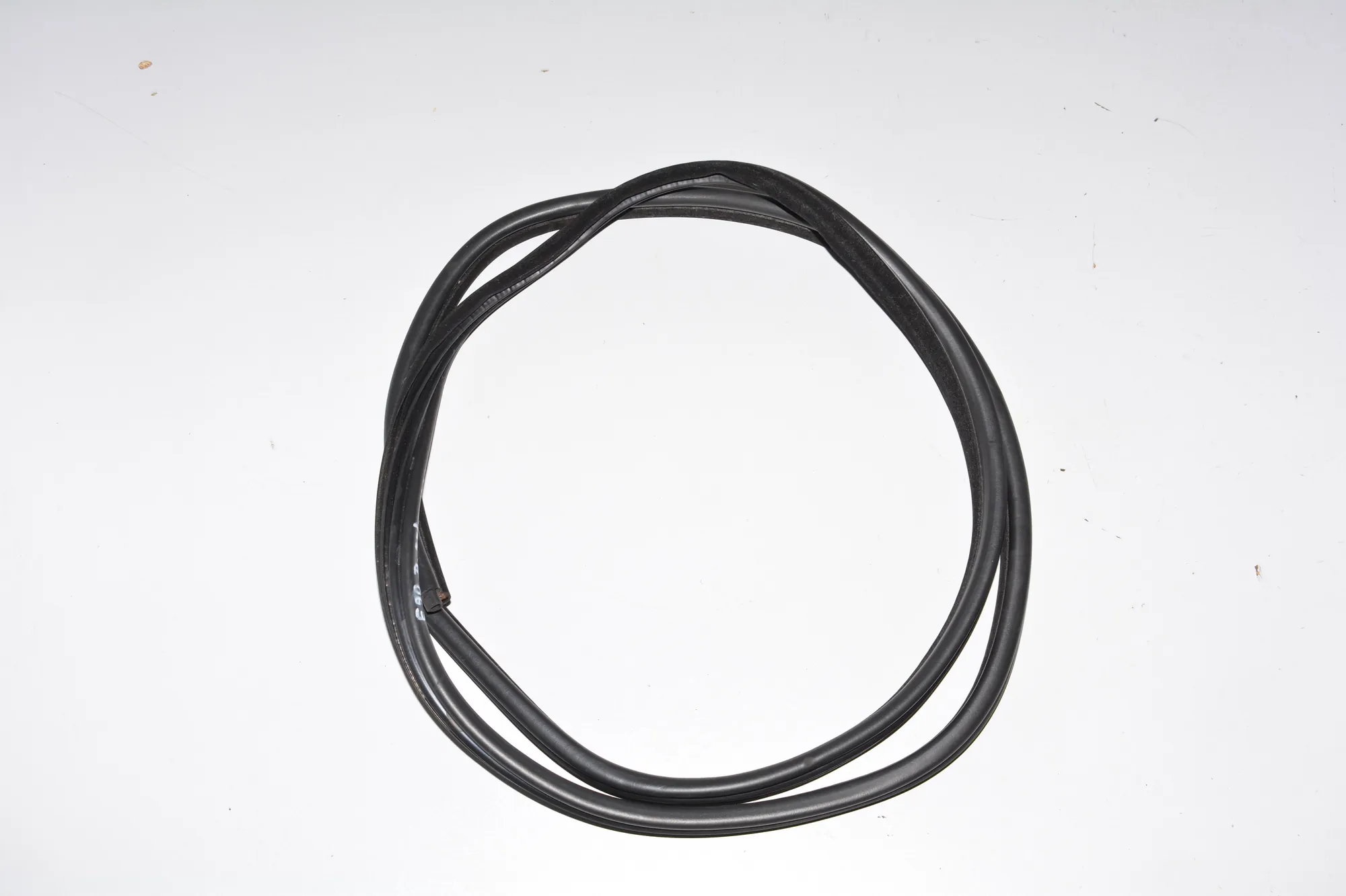 Rear Right Door Seal Rubber – OEM 7060288 · BMW 3 (E90) 330 d 2009 – 4