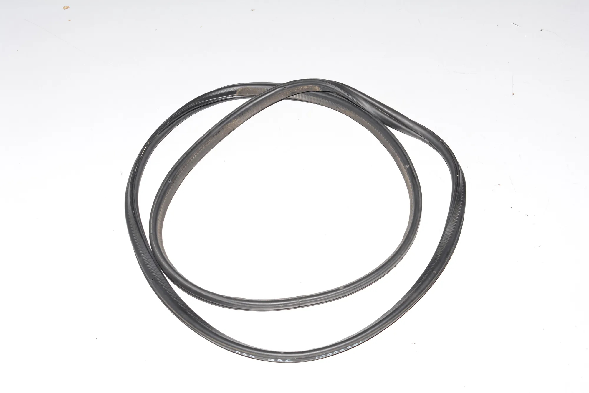 Tailgate Rubber Seal – OEM 7060639 · BMW 3 (E90) 330 d 2009 – 3