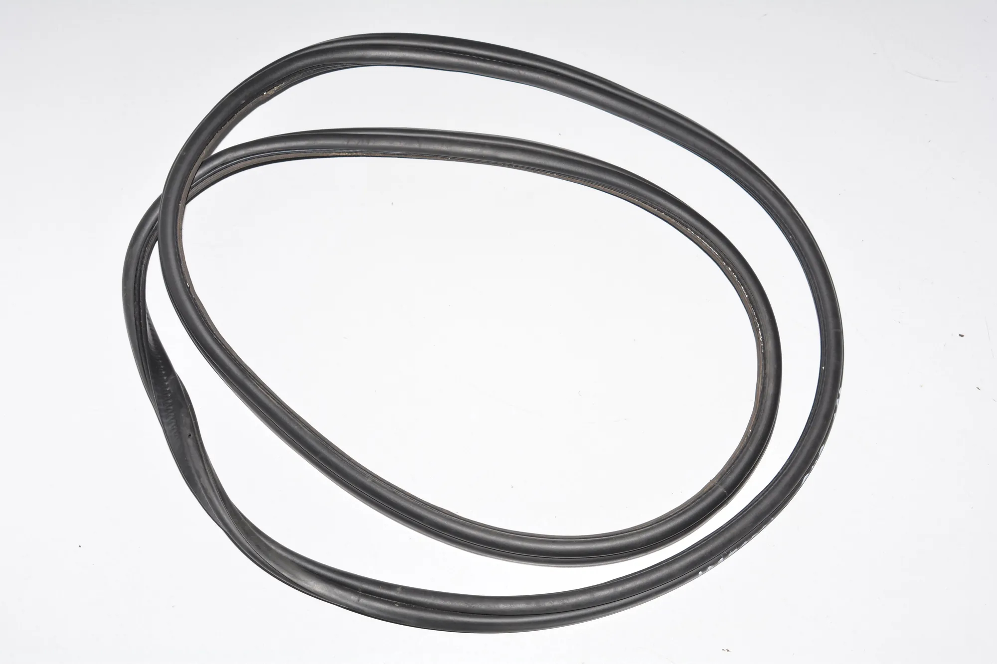 Tailgate Rubber Seal – OEM 7060639 · BMW 3 (E90) 330 d 2009