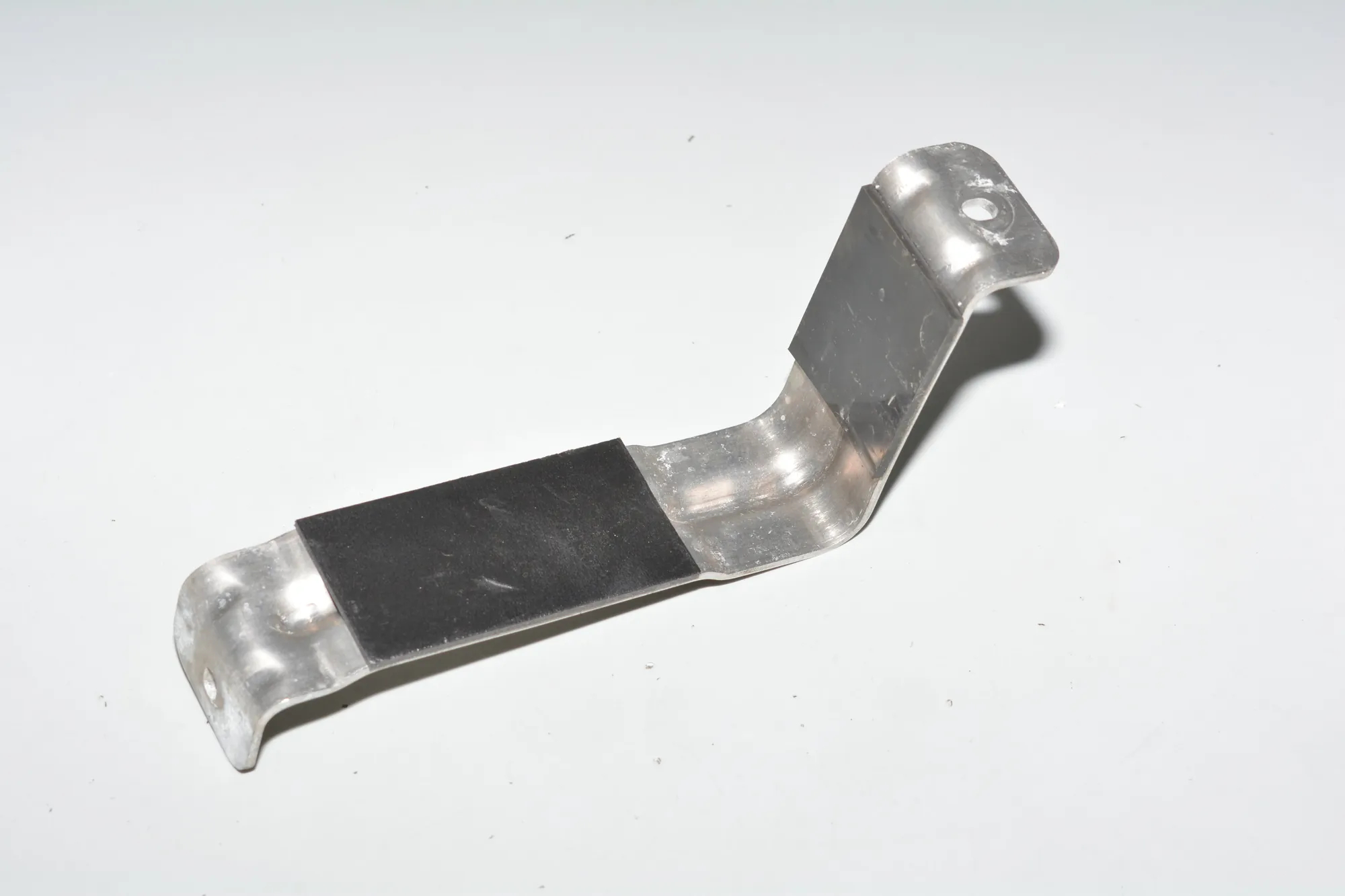 Battery Holder – OEM 8602817 · BMW i3 (I01) Hybrid 2016 – 2