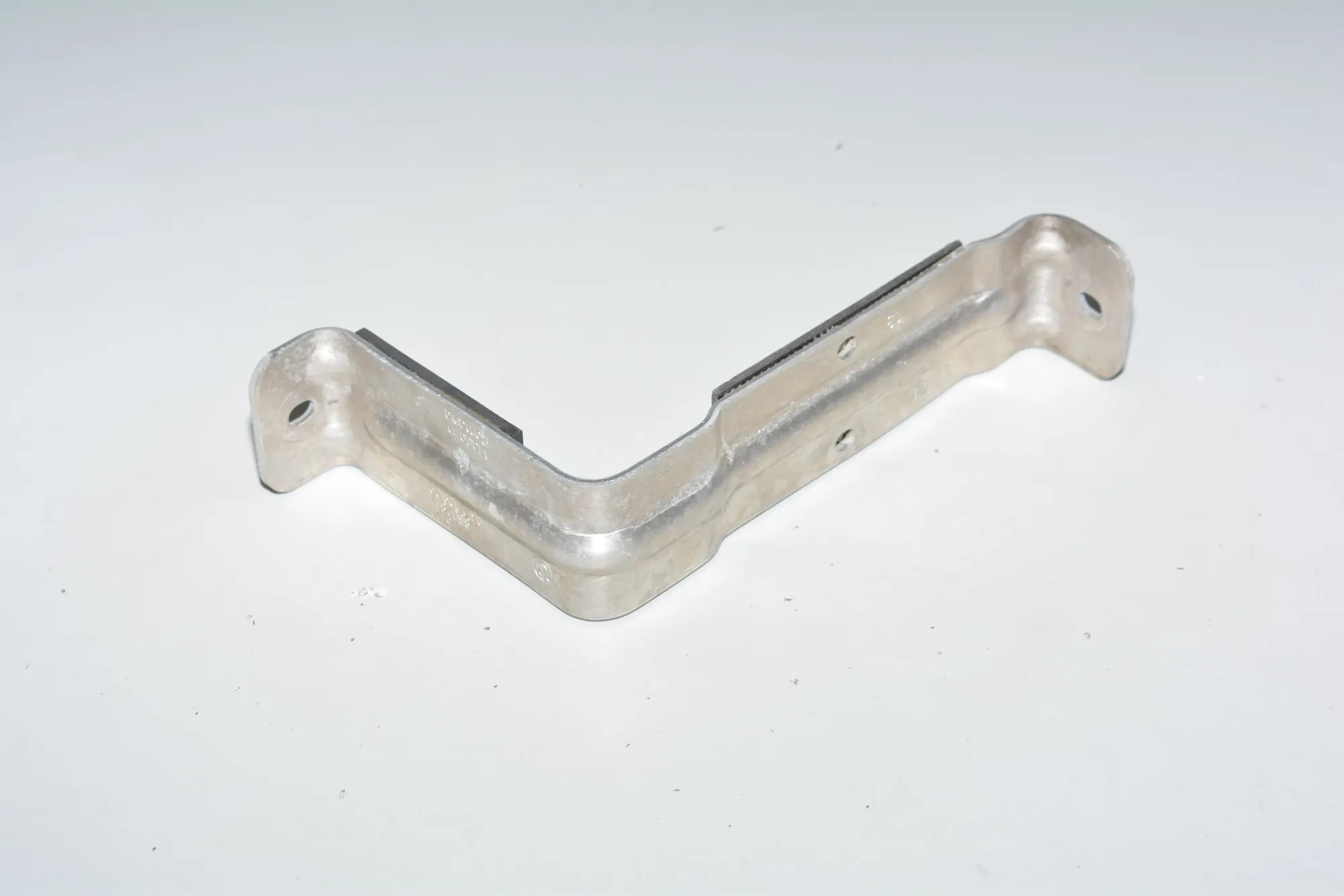 Battery Holder – OEM 8602817 · BMW i3 (I01) Hybrid 2018 – 4