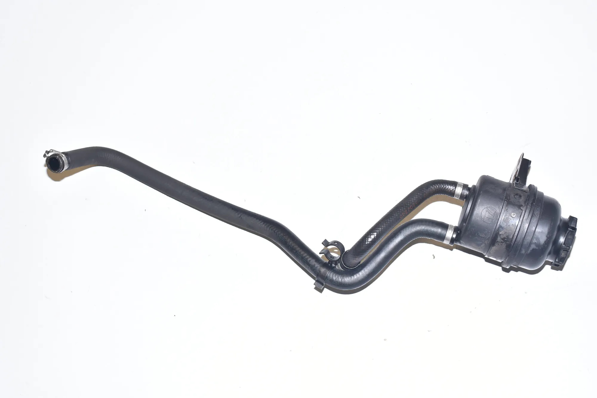 Power Steering Pump Tank – OEM 1097164 · BMW X5 (E53) 4.6 is 2002