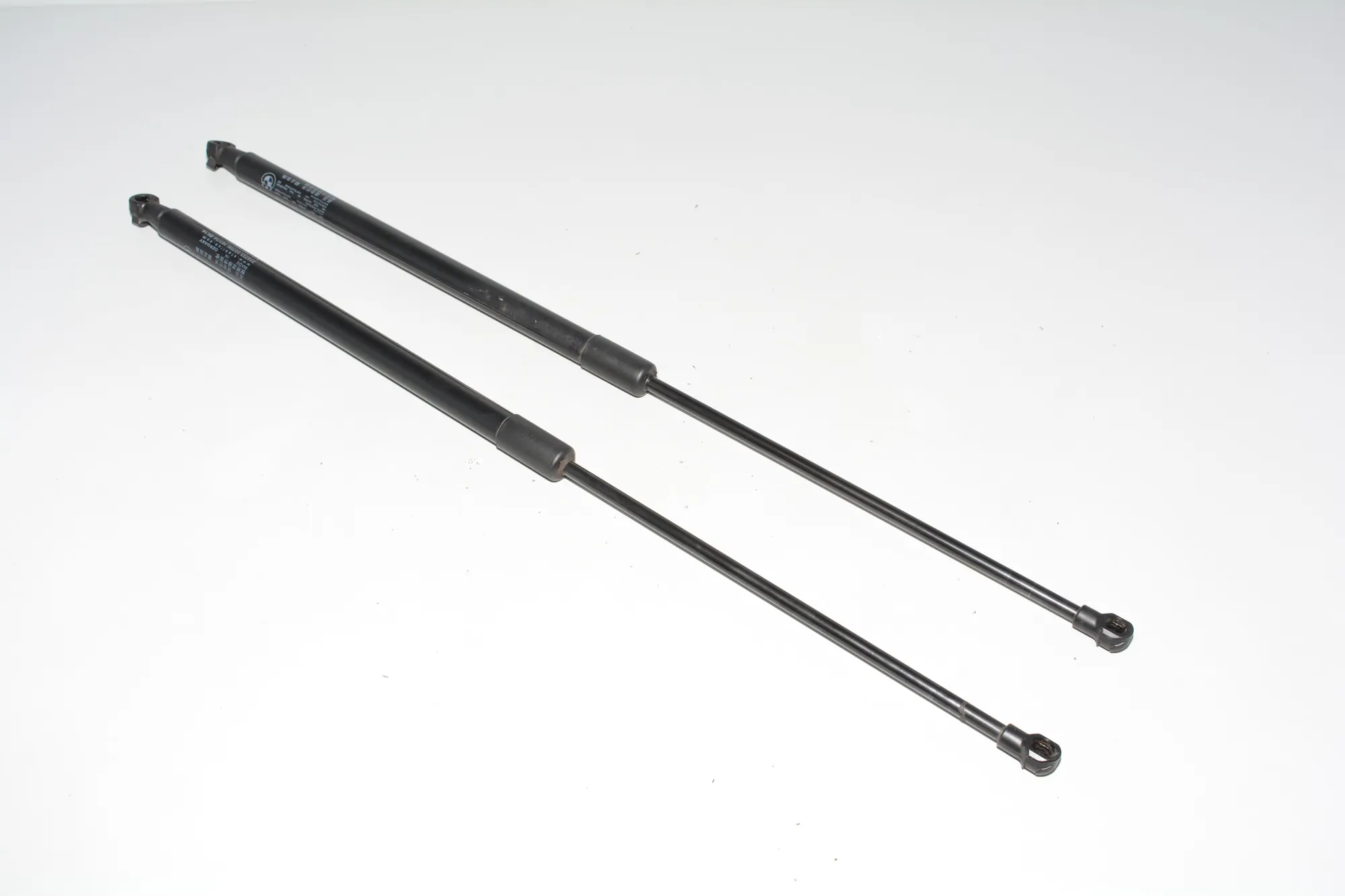 Left Side Tailgate Gas Strut – OEM 7296775 · BMW i3 (I01) Hybrid 2014 – 3