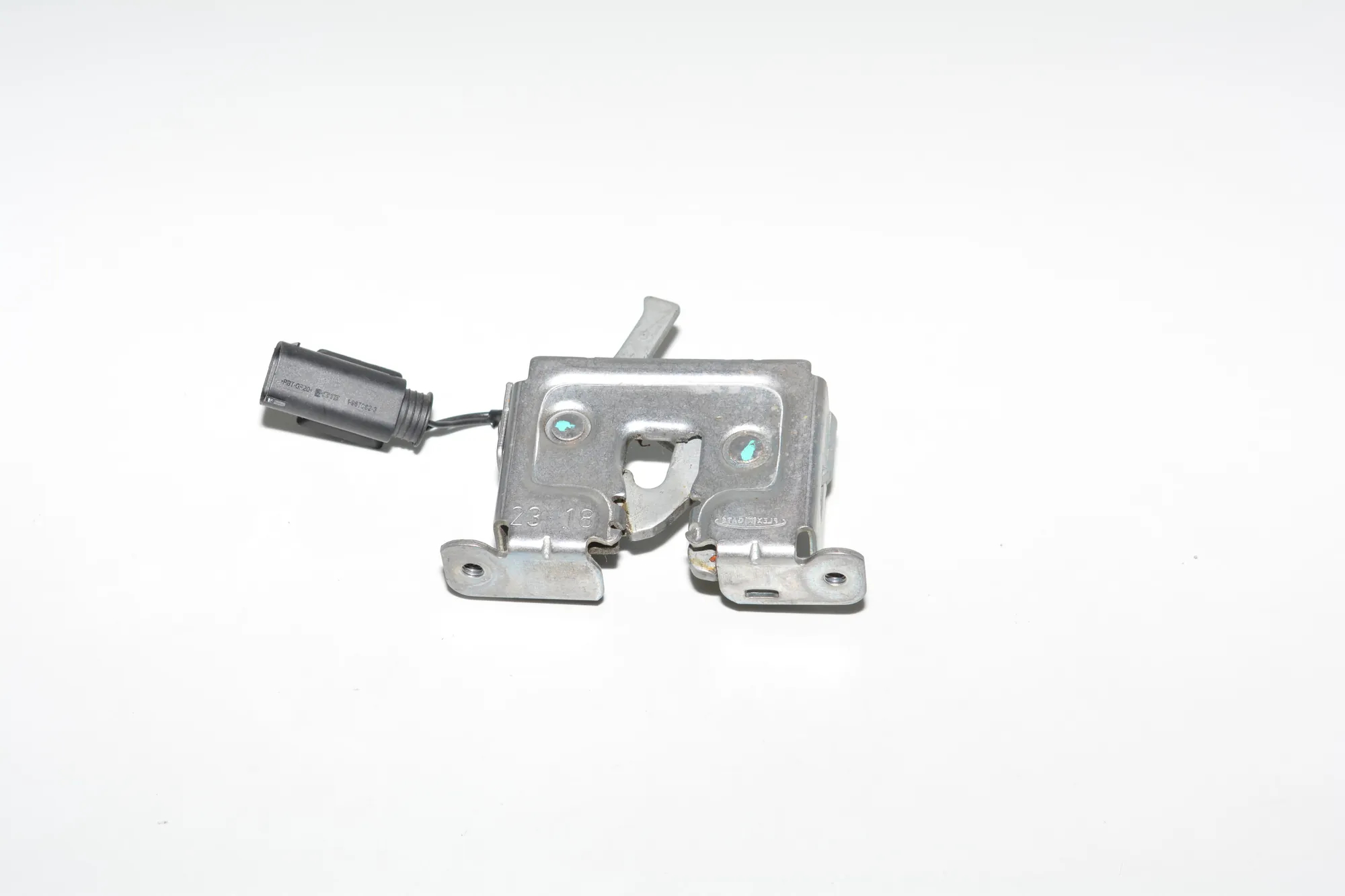 Bonnet Lock – OEM 7299162 · BMW i3 (I01) Hybrid 2016 – 4