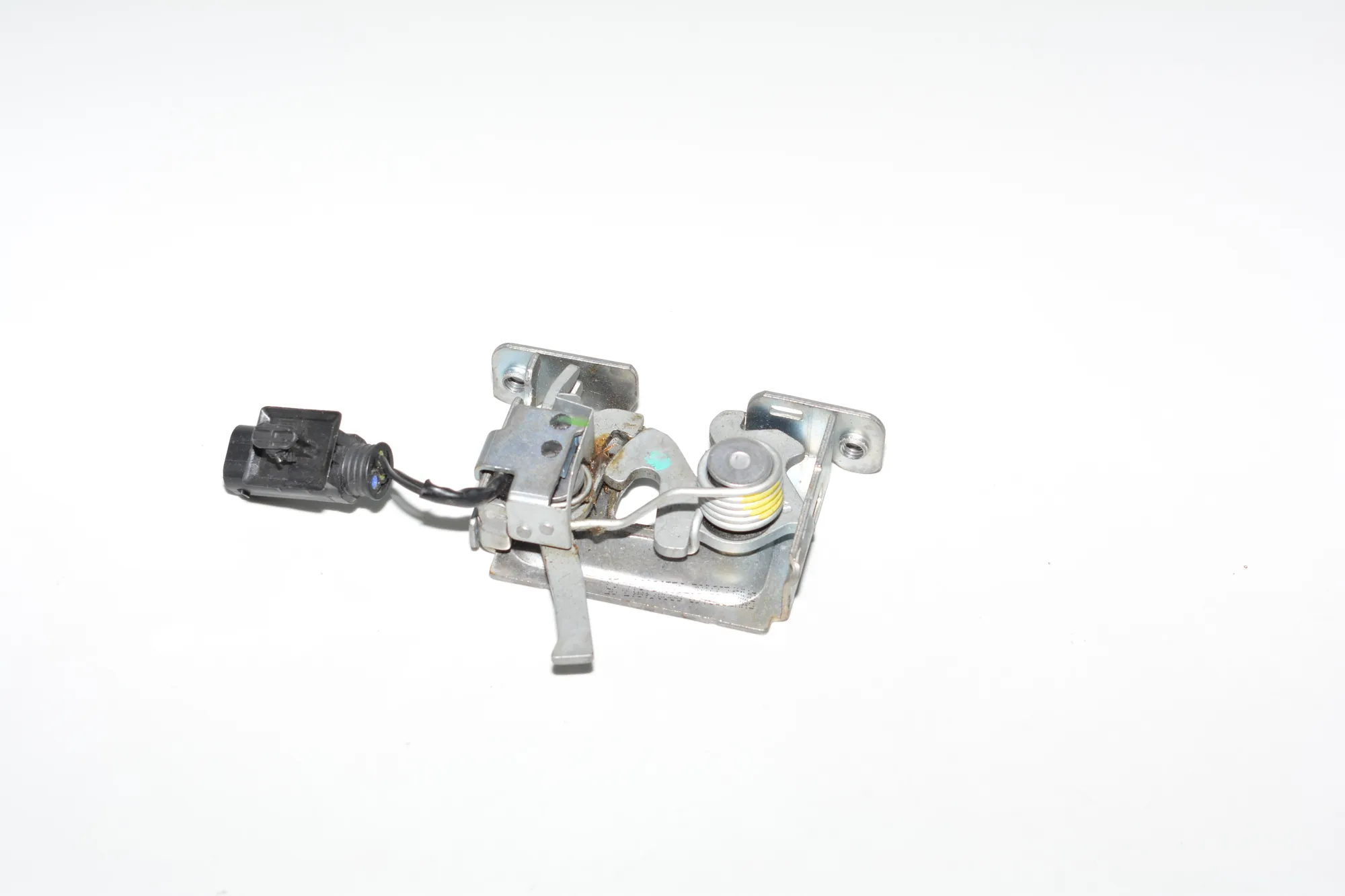 Bonnet Lock – OEM 7299162 · BMW i3 (I01) Hybrid 2016 – 2
