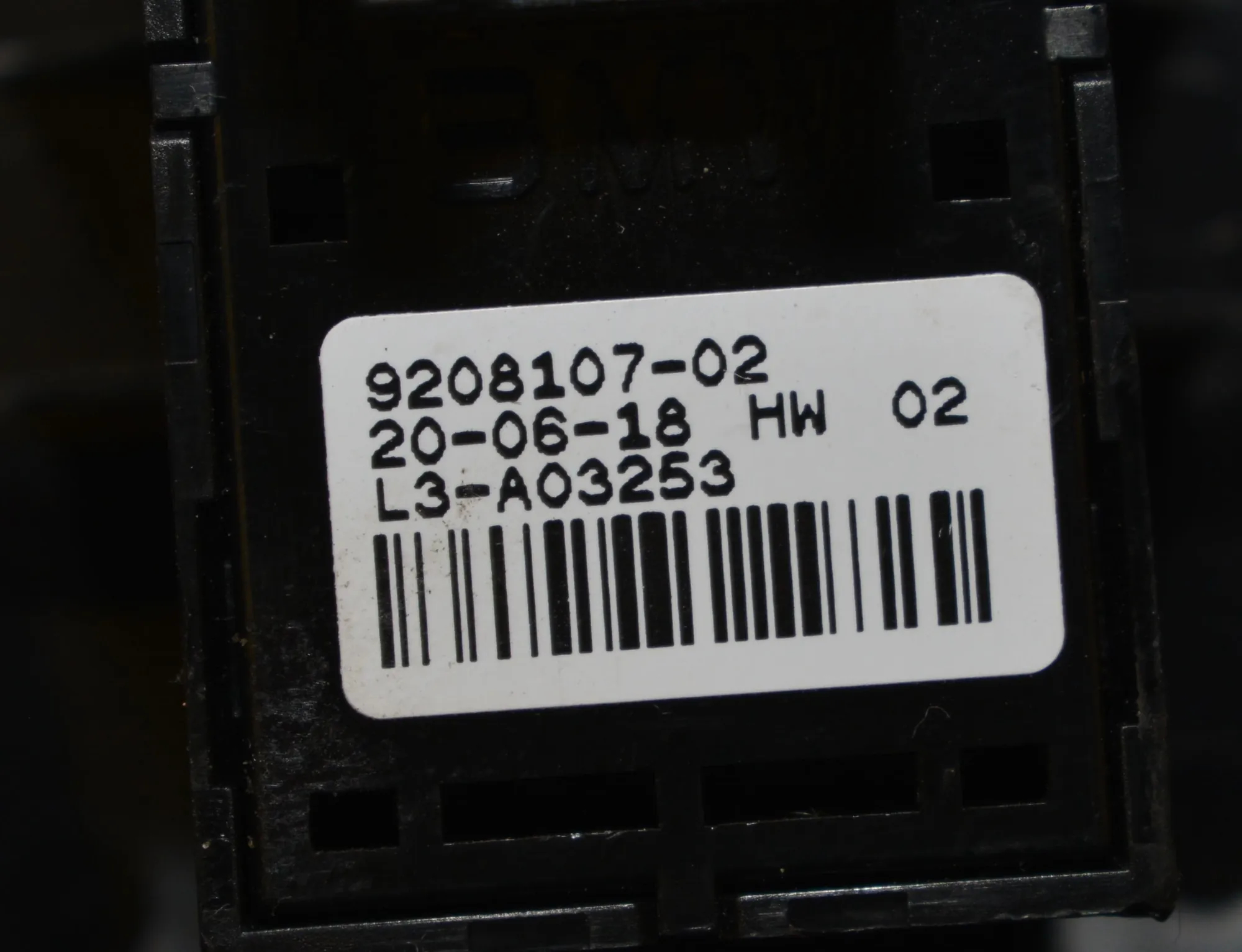 Front Left Door Window Switch – OEM 9208107 · BMW i3 (I01) Electric 2020 – 5