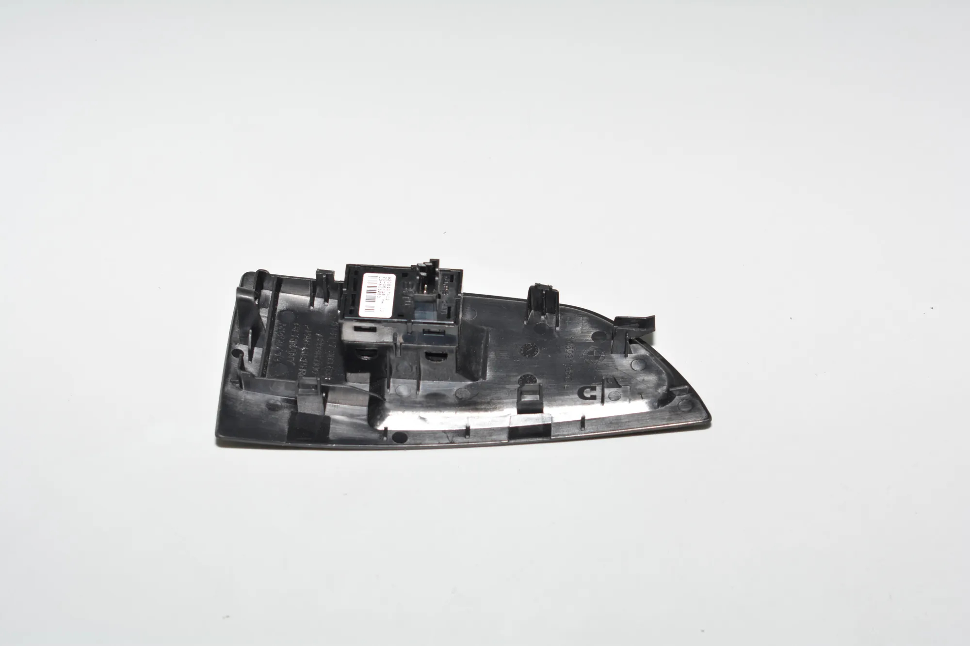 Front Left Door Window Switch – OEM 9208107 · BMW i3 (I01) Electric 2020 – 4