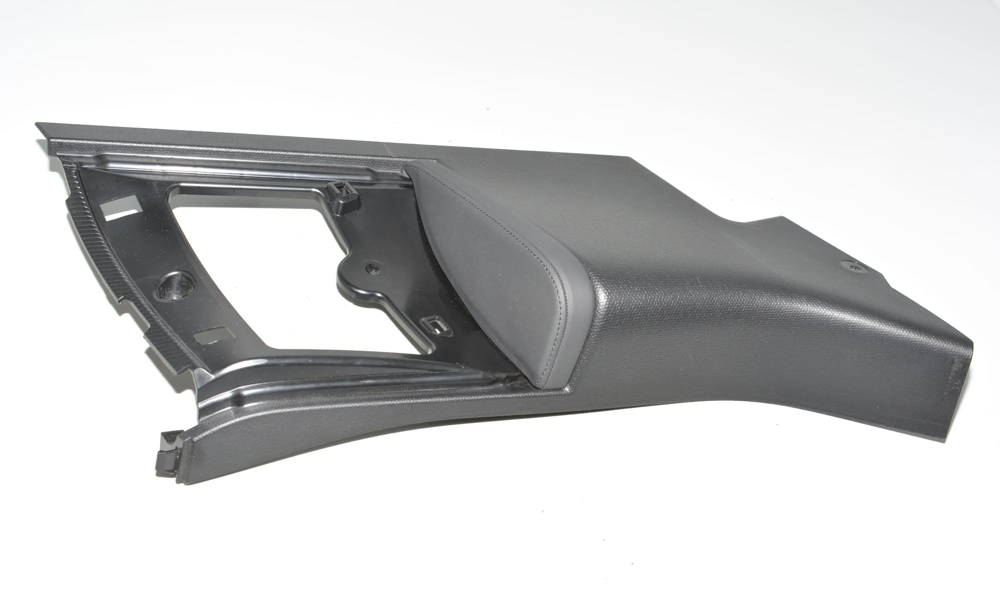 Right Side Pillar Trim – OEM 7362582 · BMW i3 (I01) Electric 2020