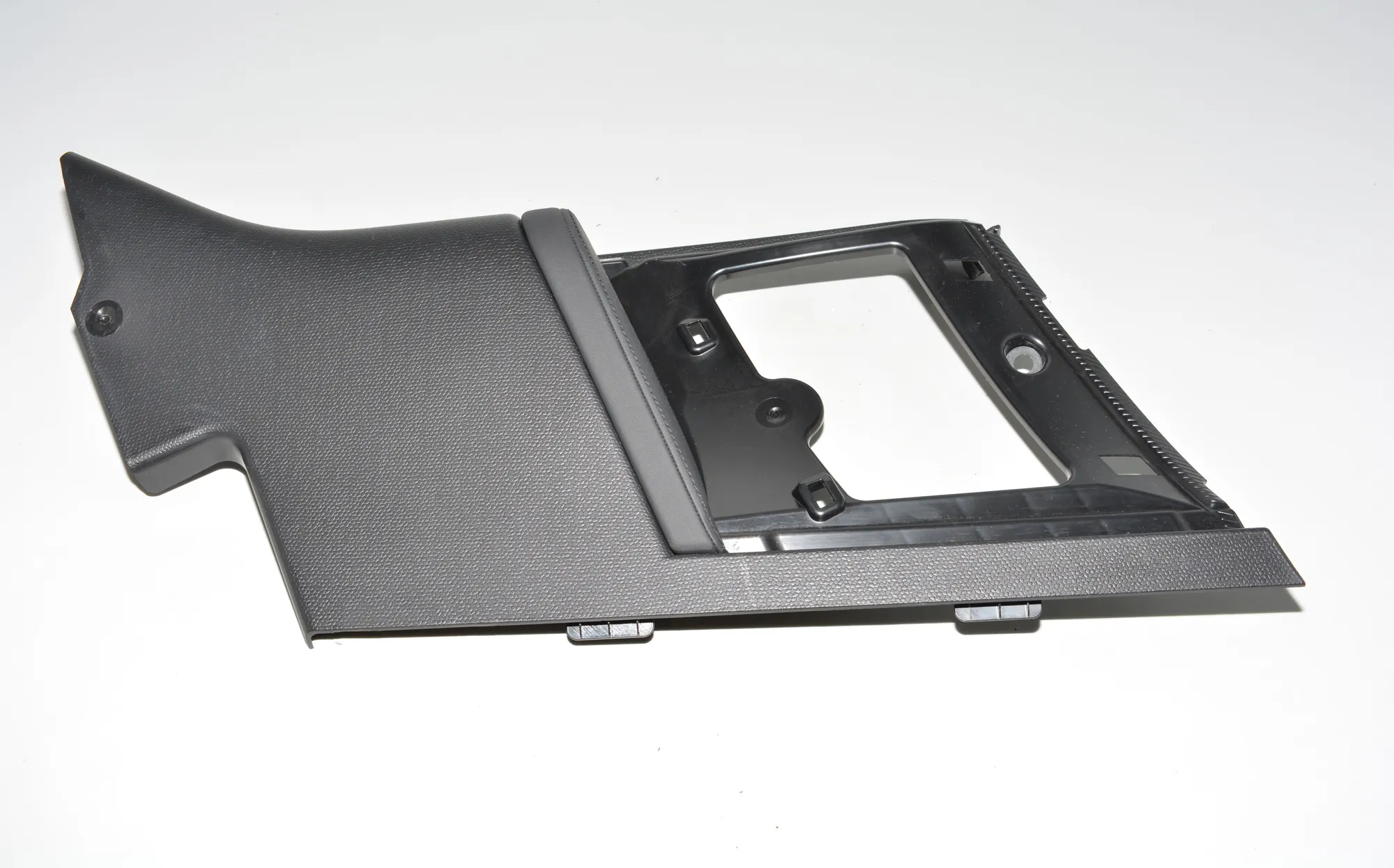 Right Side Pillar Trim – OEM 7362582 · BMW i3 (I01) Electric 2020 – 2
