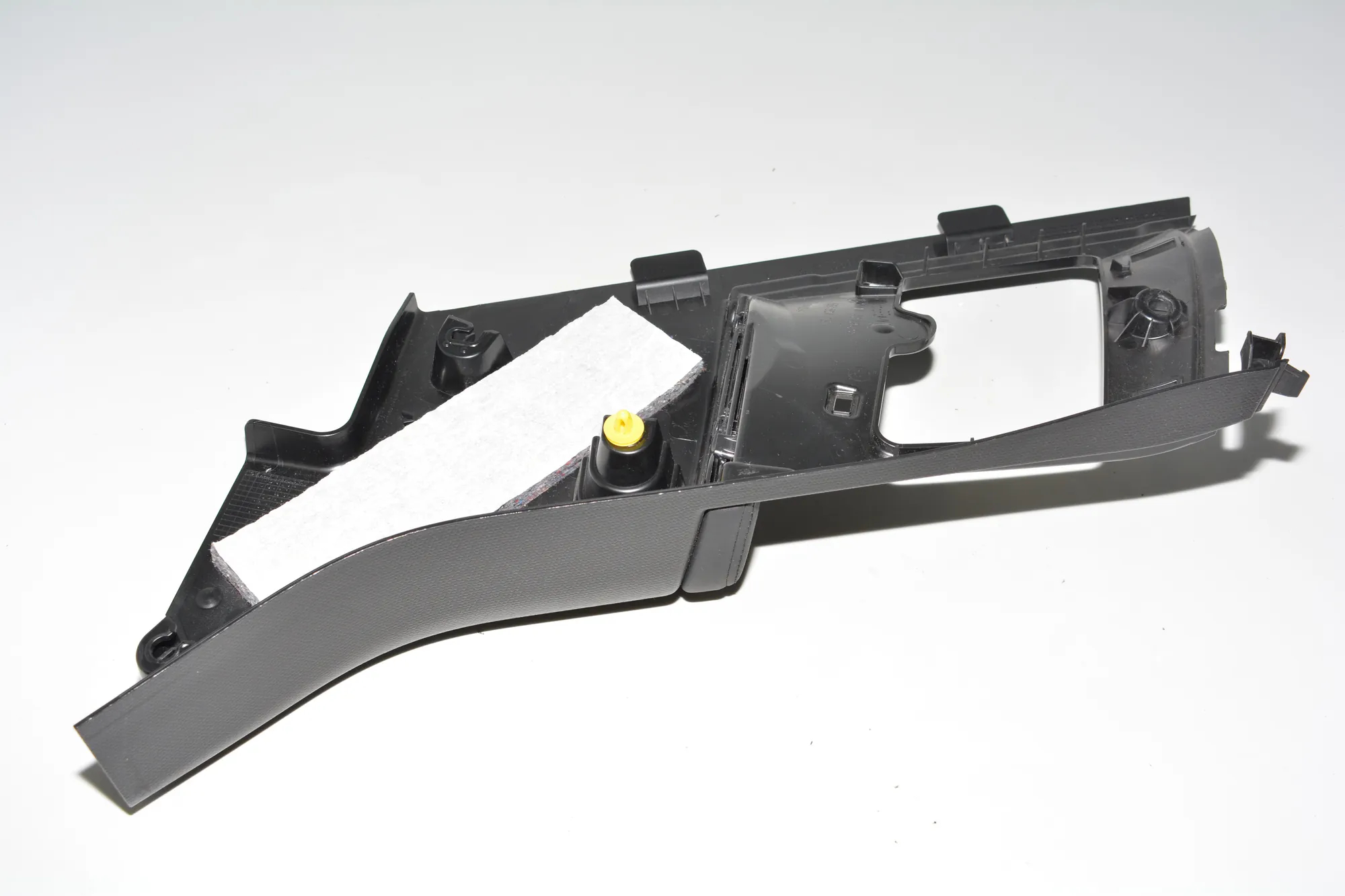 Right Side Pillar Trim – OEM 7362582 · BMW i3 (I01) Electric 2020 – 3