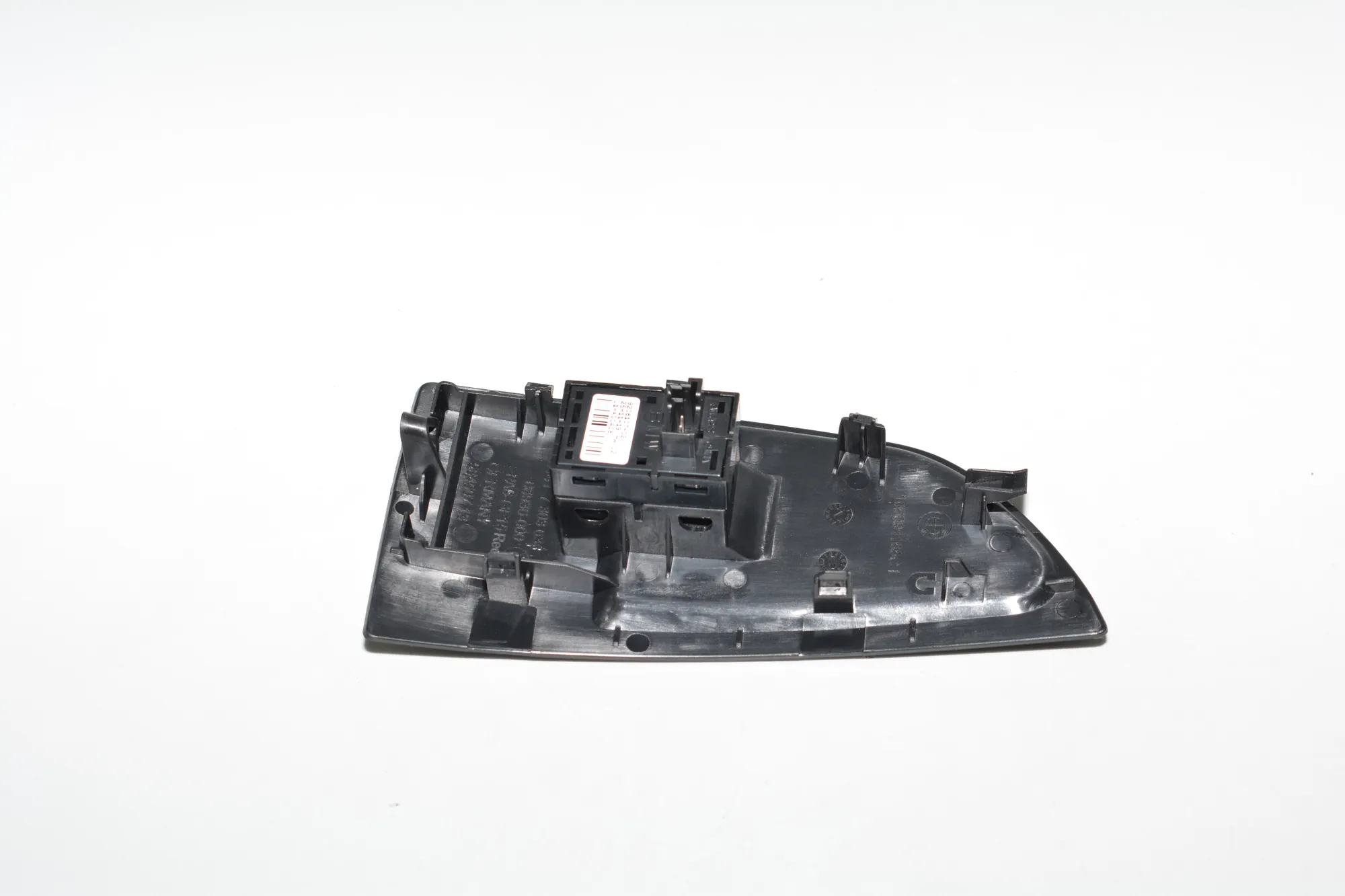 Front Left Door Window Switch – OEM 9208107 · BMW i3 (I01) Hybrid 2018 – 3