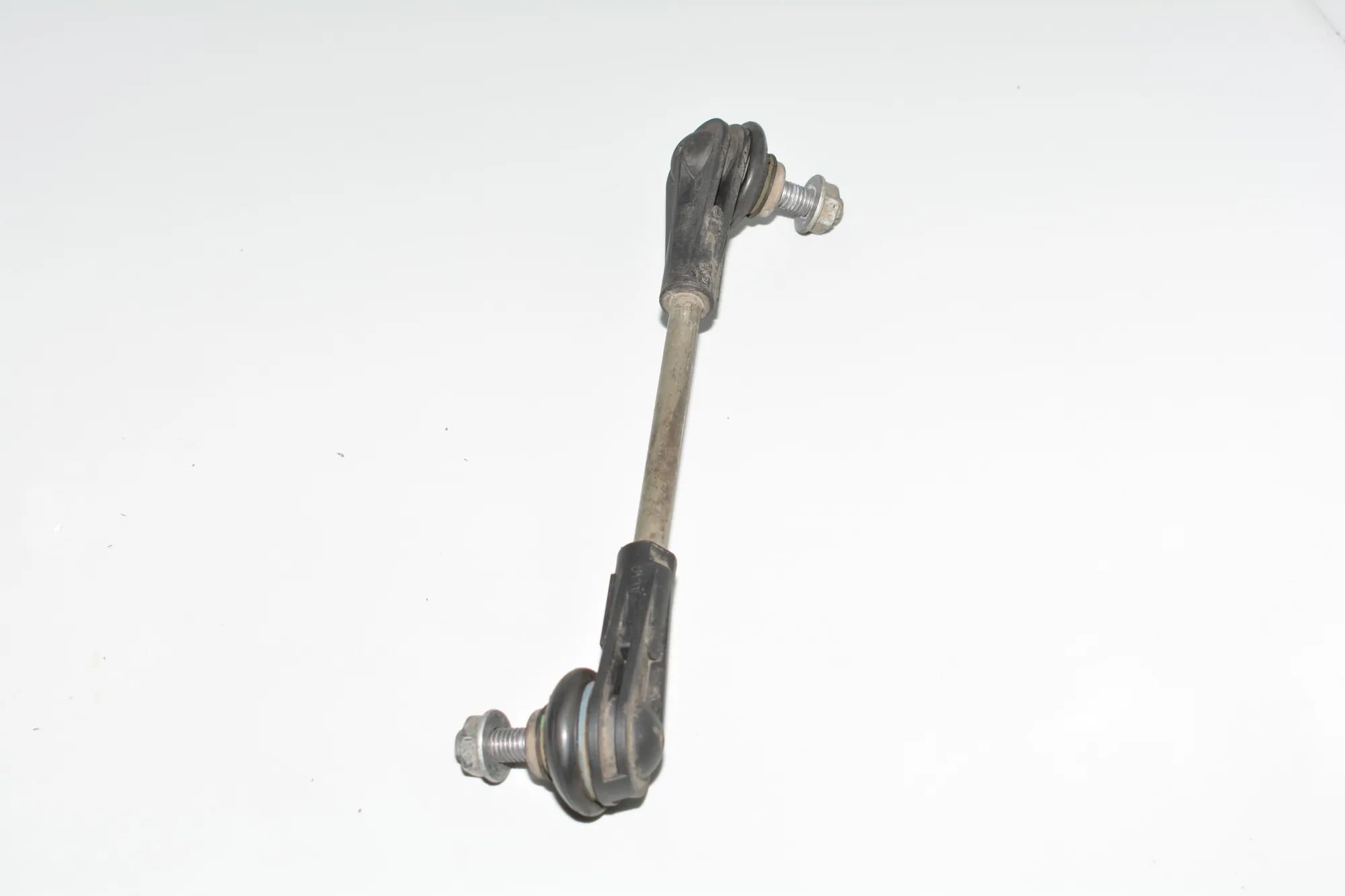 Front Right Stabilizer Link – OEM 6862858 · BMW i3 (I01) Hybrid 2018 – 4