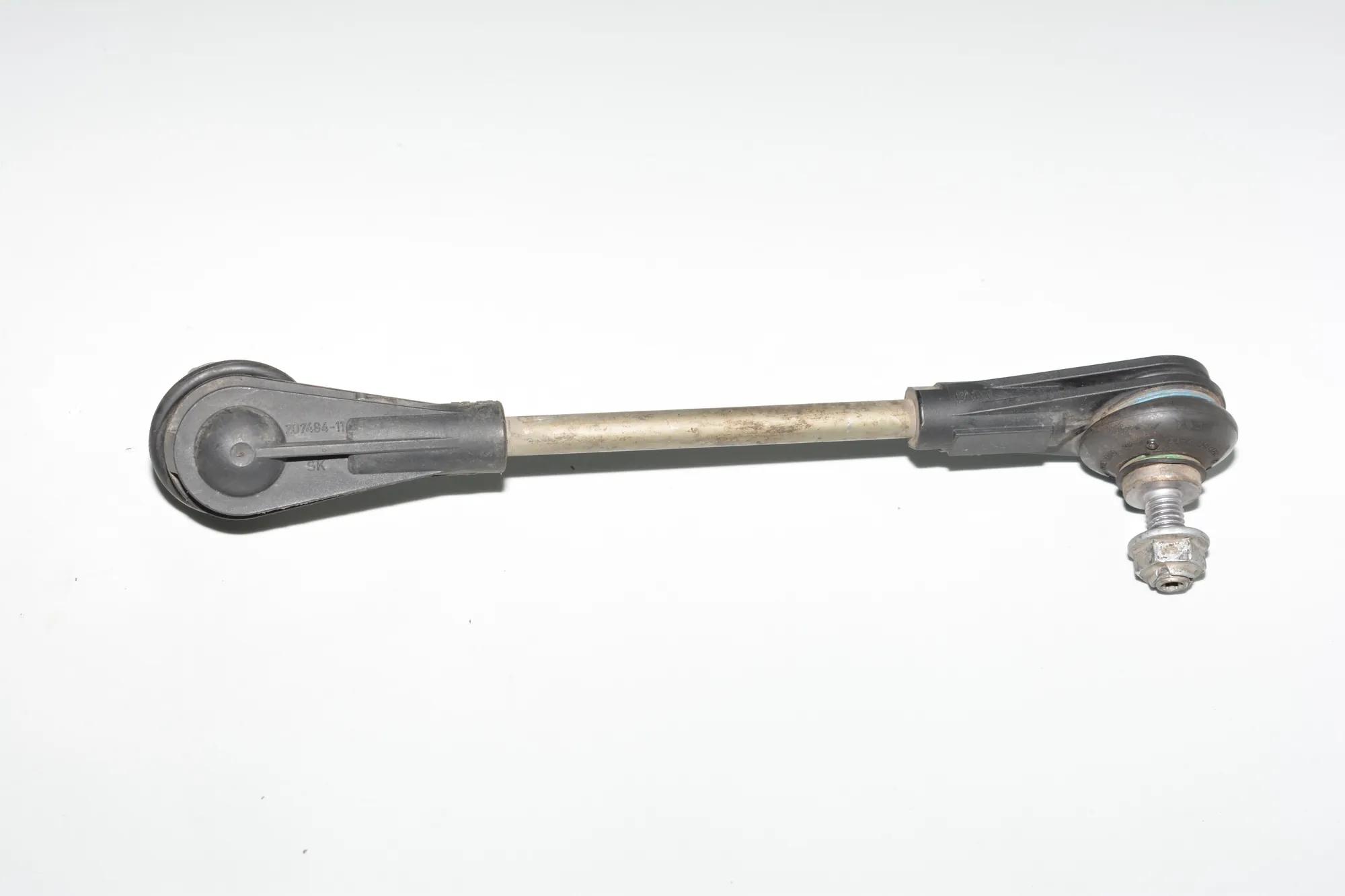 Front Right Stabilizer Link – OEM 6862858 · BMW i3 (I01) Hybrid 2018 – 2