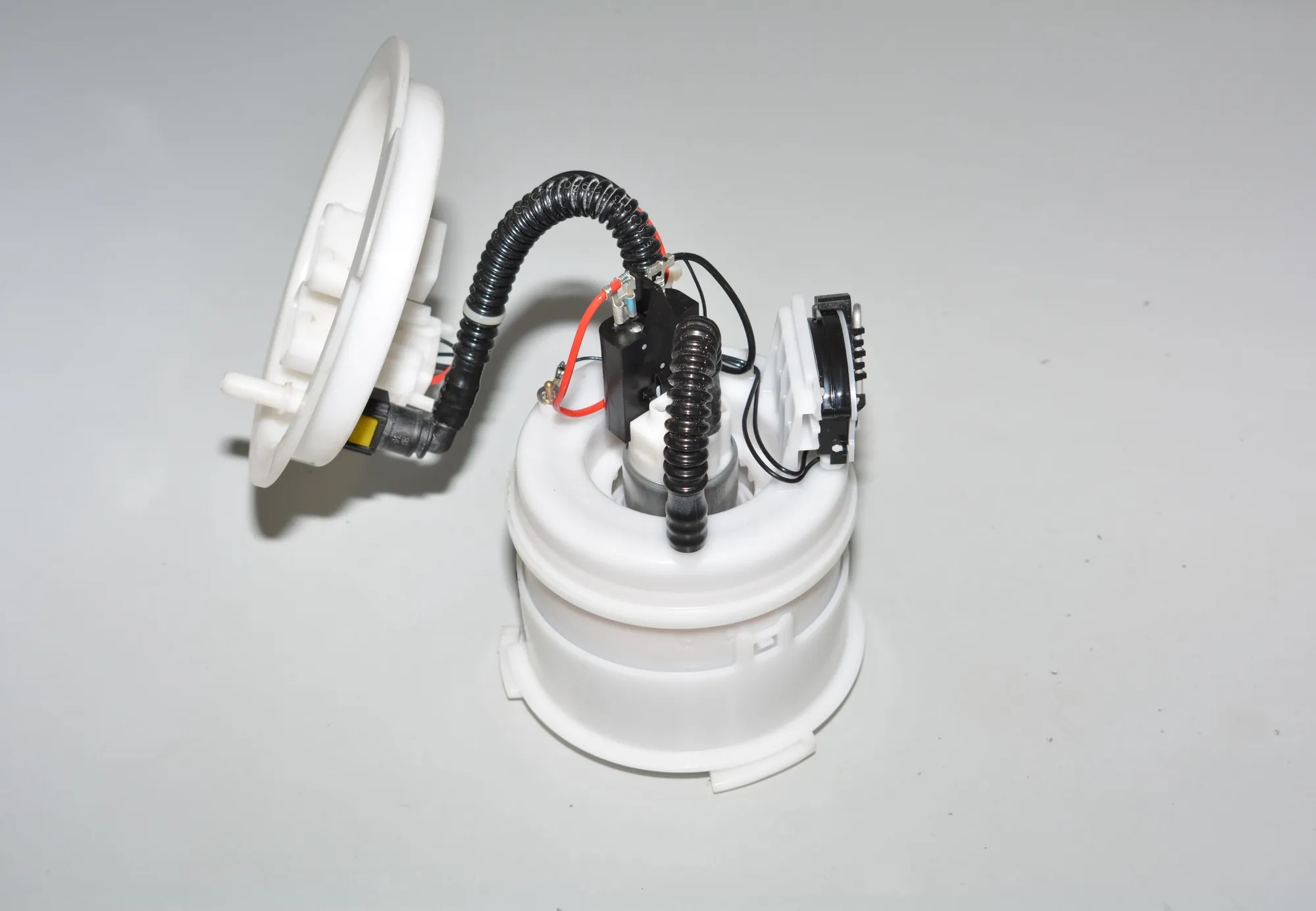 Fuel Tank Pump – OEM 7349443 · BMW i3 (I01) Hybrid 2018 – 2