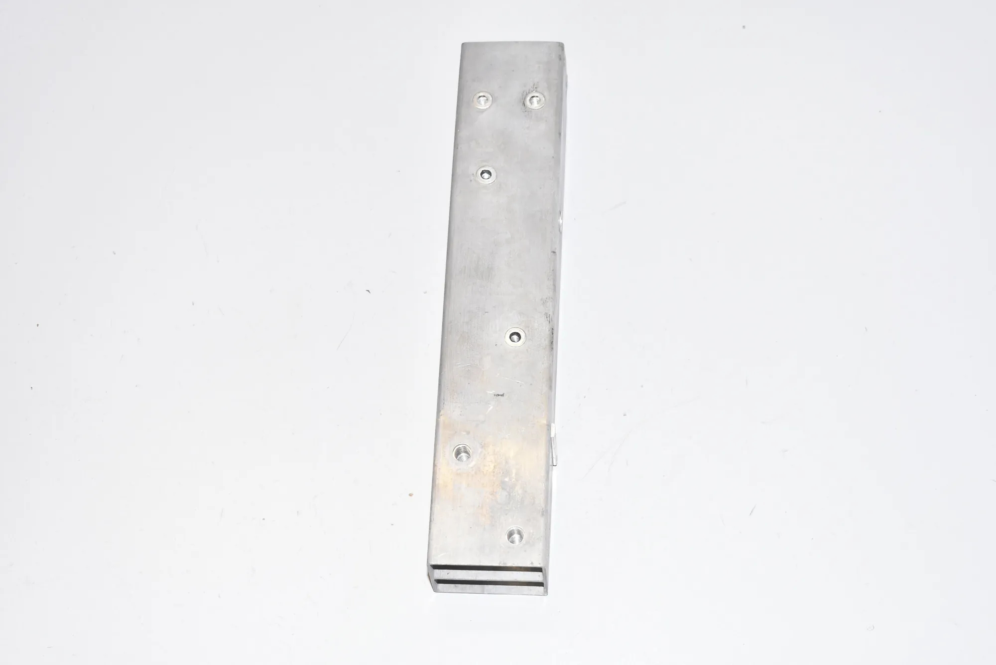 Rear Left Bumper Bracket – OEM 7375467 · BMW i3 (I01) Hybrid 2018 – 3