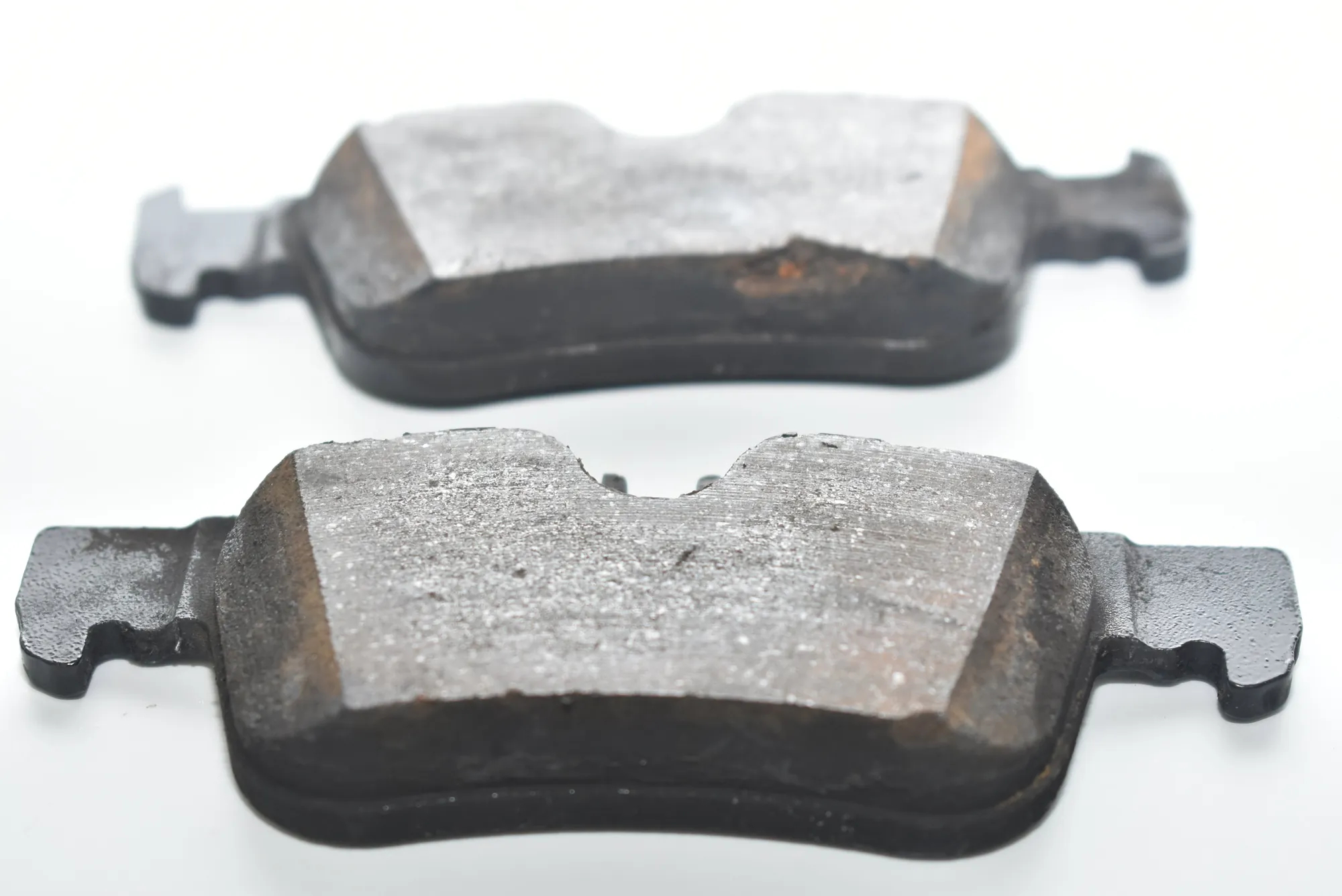 Rear Brake Pads – OEM 6854435 · BMW i3 (I01) Hybrid 2018 – 4