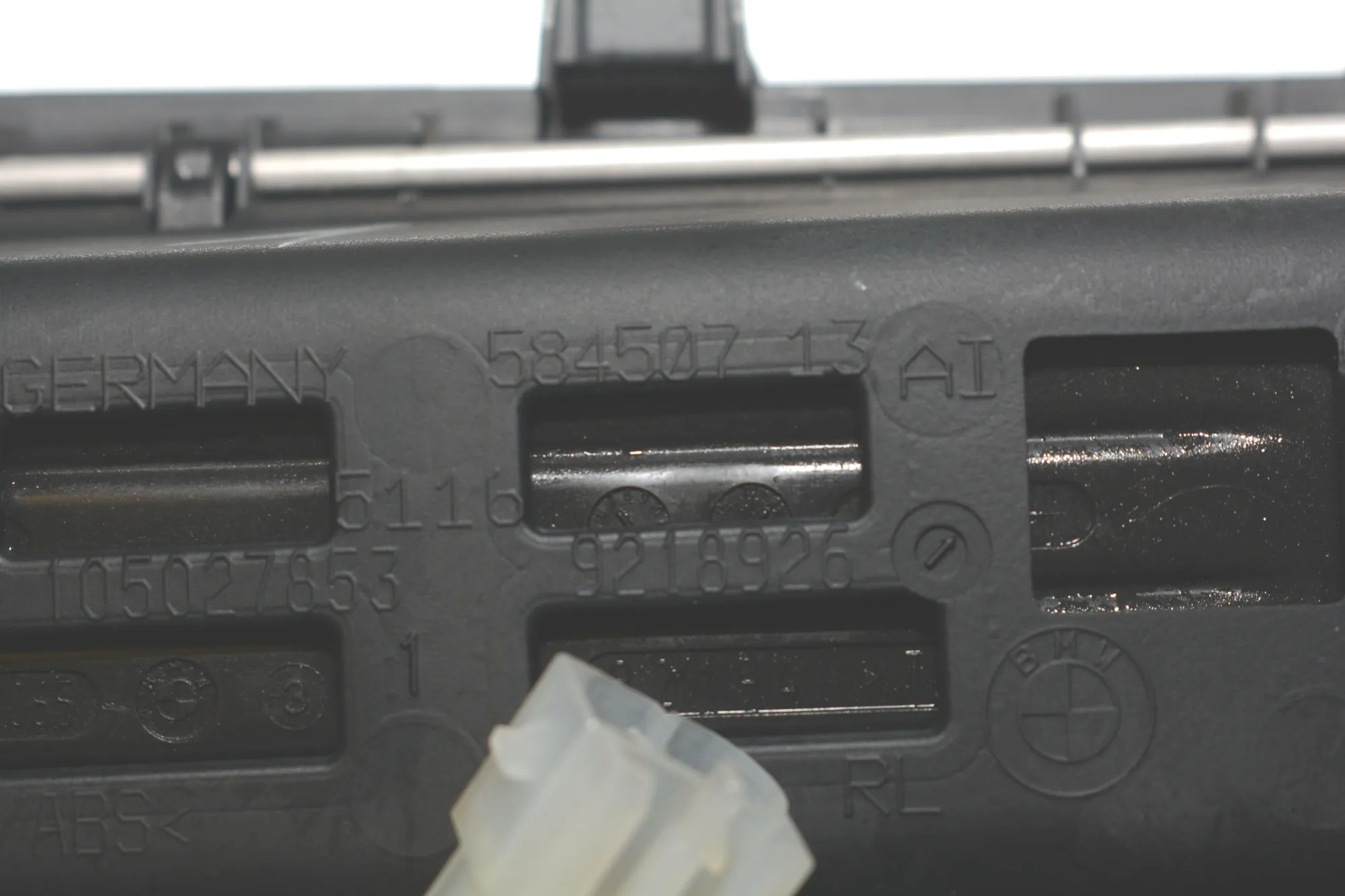 Cup Holder – OEM 9218926 · BMW 3 (F30, F80) BMW 3 (F30, F80) 316 d 2014 – 7
