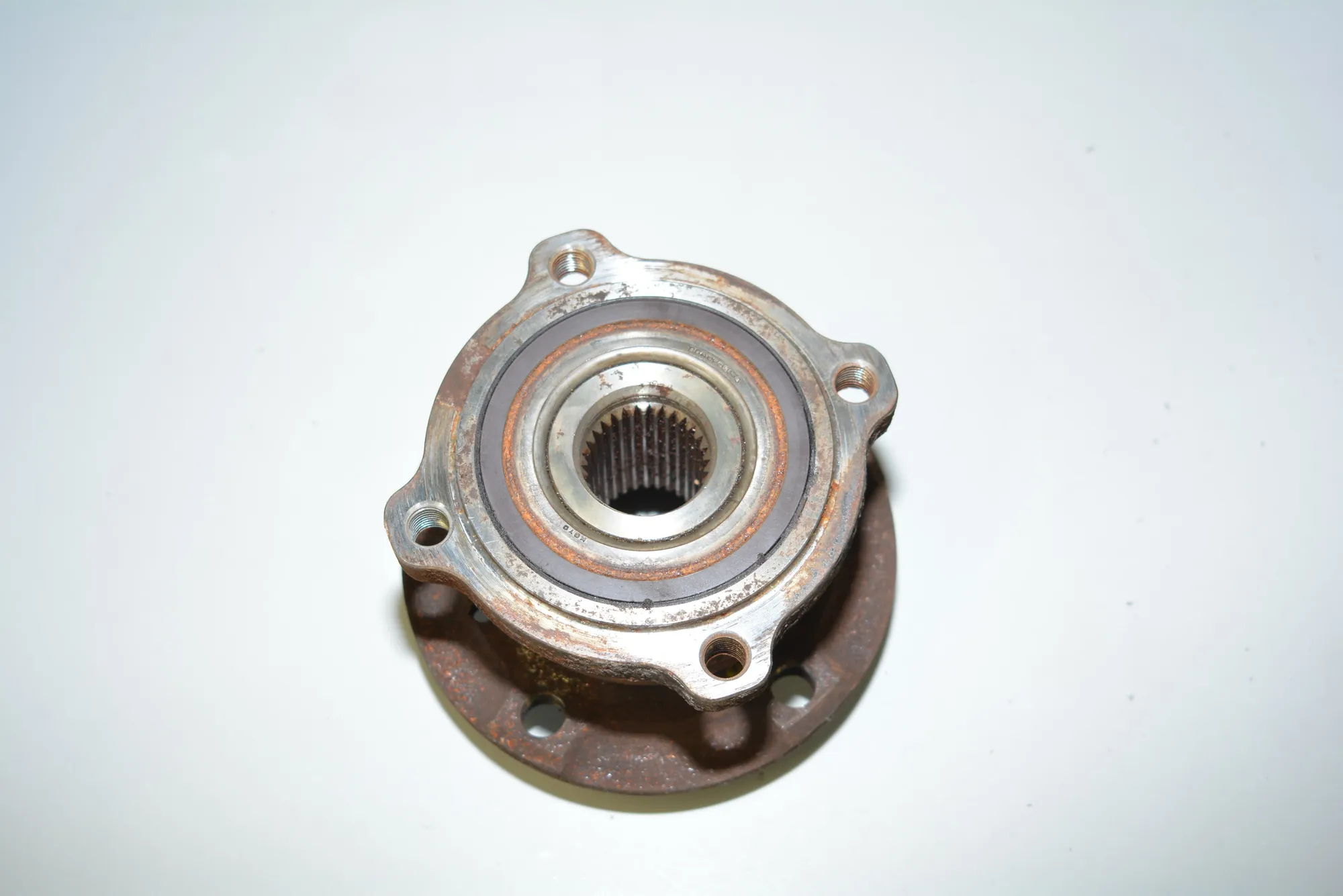 Rear Left Wheel Bearing – OEM 6795961 · BMW X6 (E71, E72) xDrive 35 d 2008 – 4
