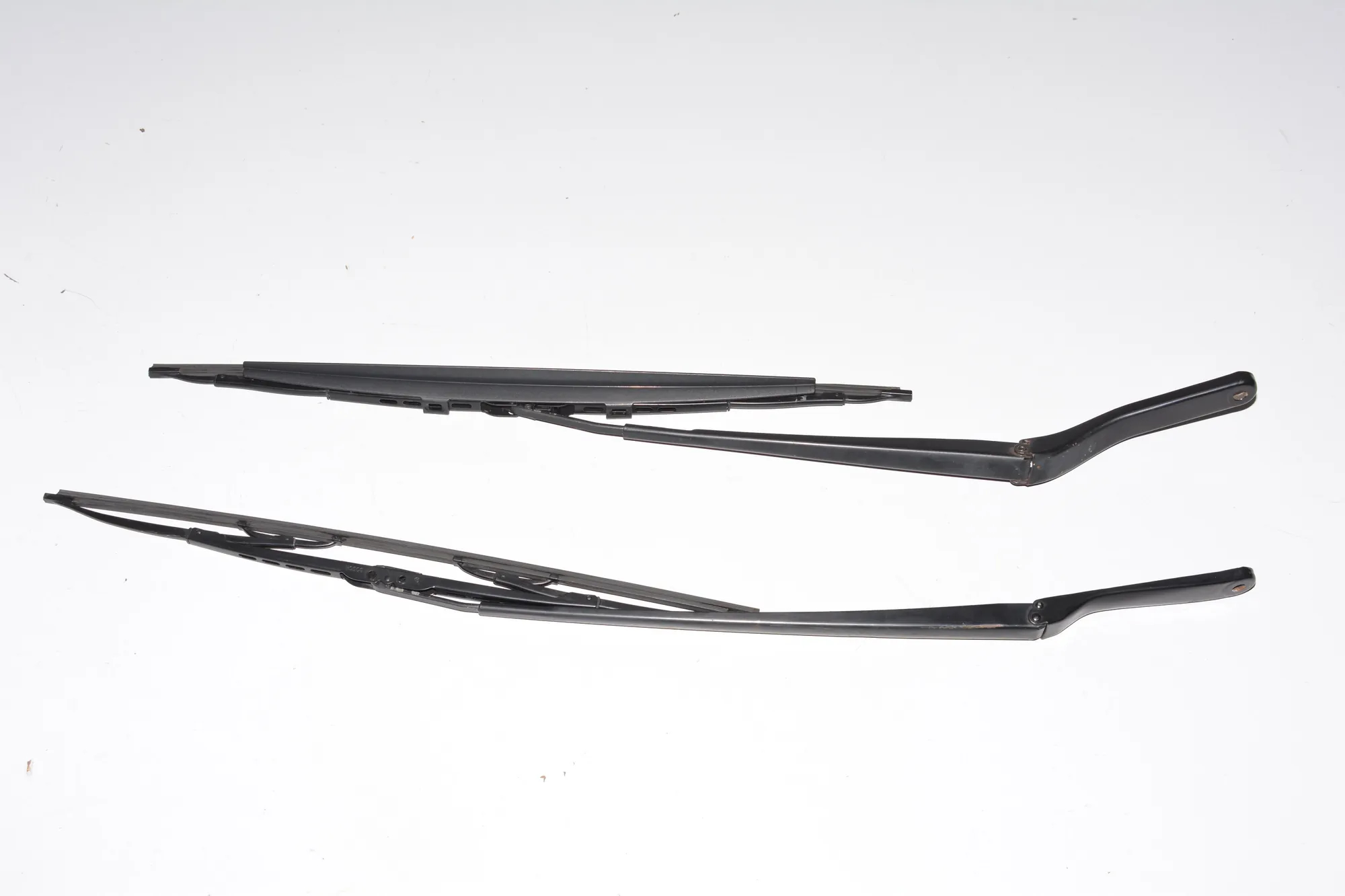 Front Wiper Arms – OEM 7075612 · BMW X5 (E53) 3.0 d 2005 – 4