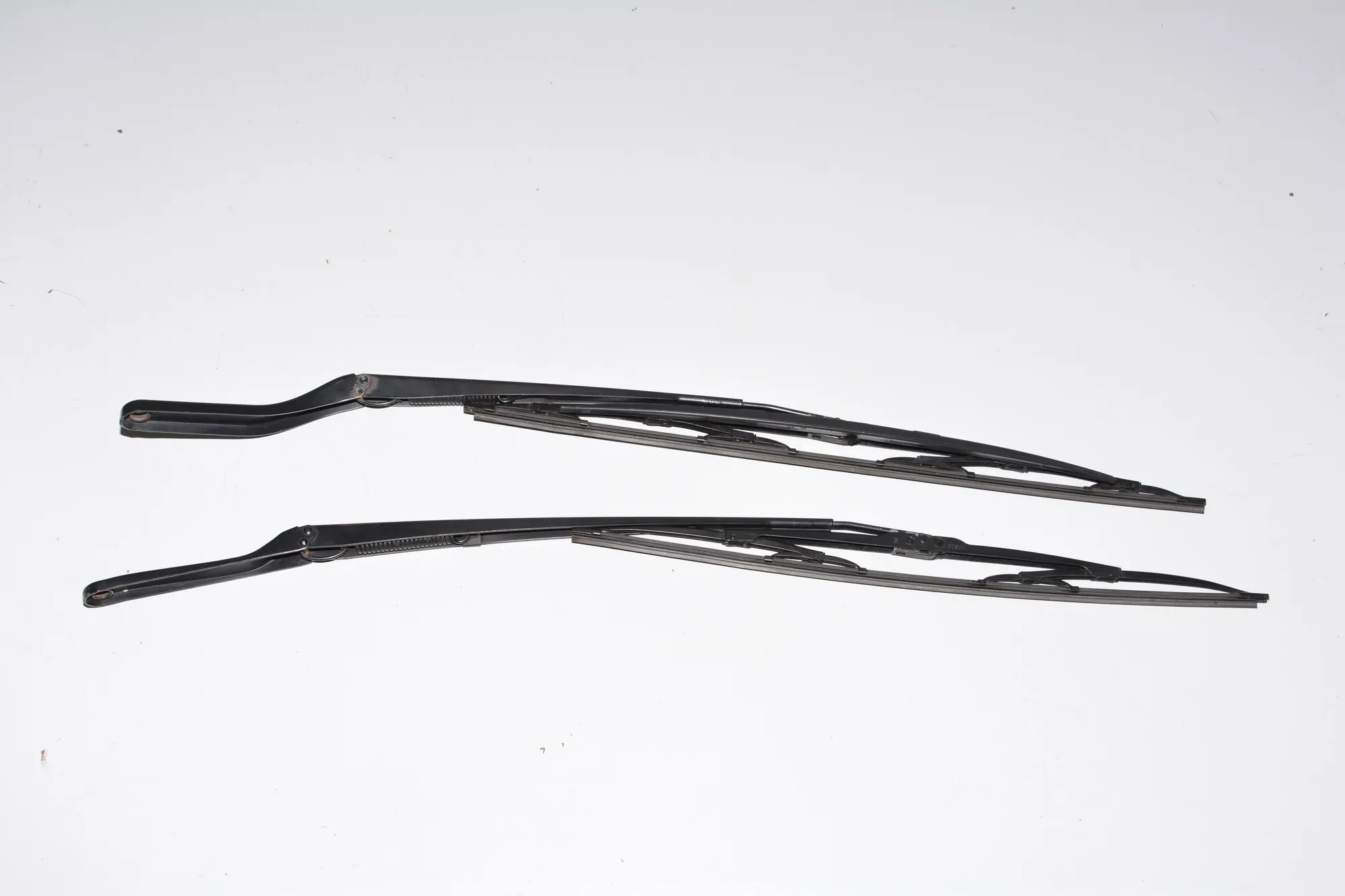 Front Wiper Arms – OEM 7075612 · BMW X5 (E53) 3.0 d 2005