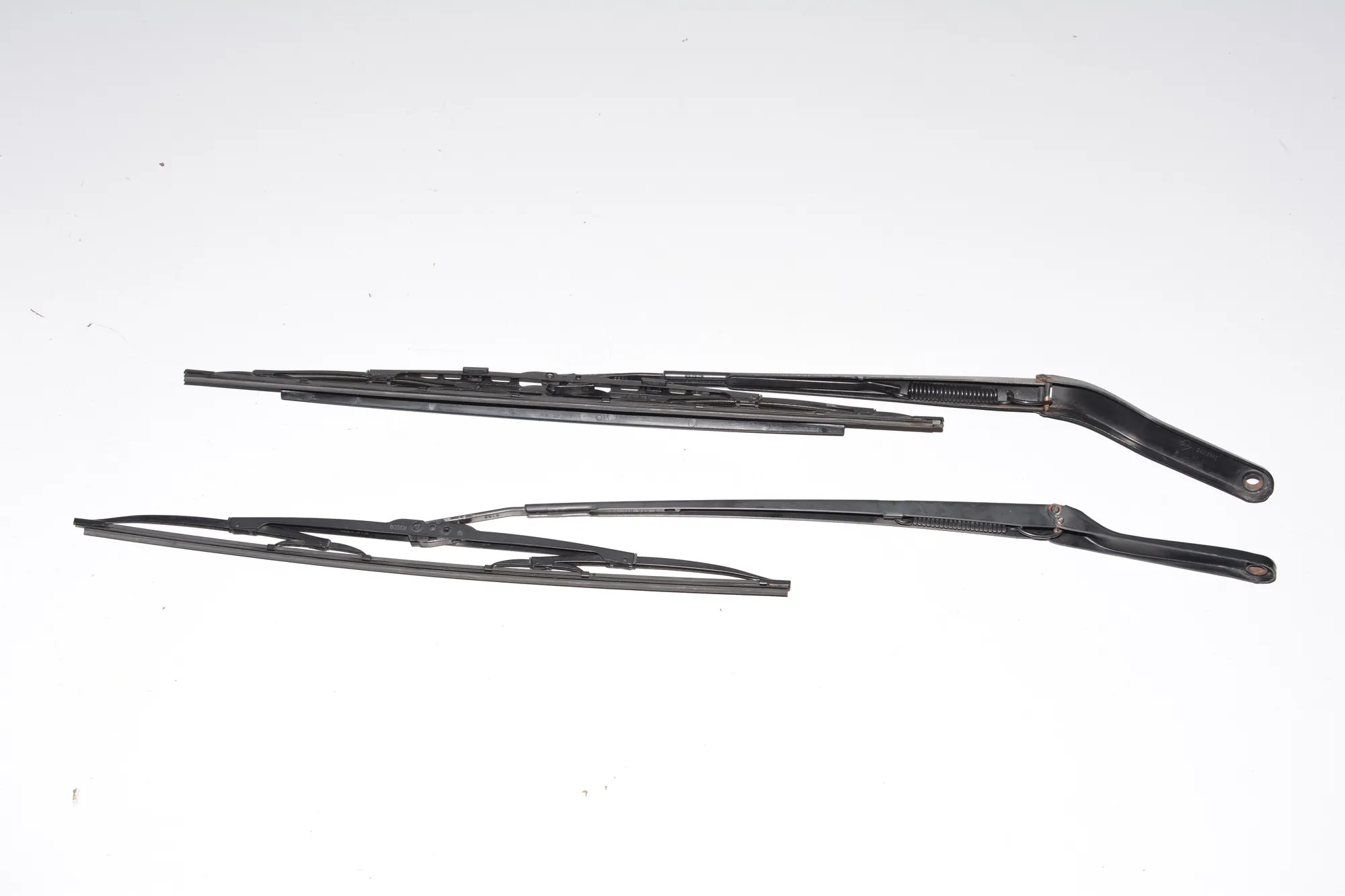 Front Wiper Arms – OEM 7075612 · BMW X5 (E53) 3.0 d 2005 – 3