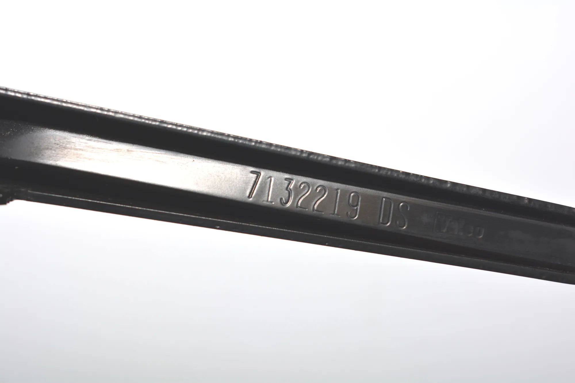 Front Wiper Arms – OEM 7075612 · BMW X5 (E53) 3.0 d 2005 – 6