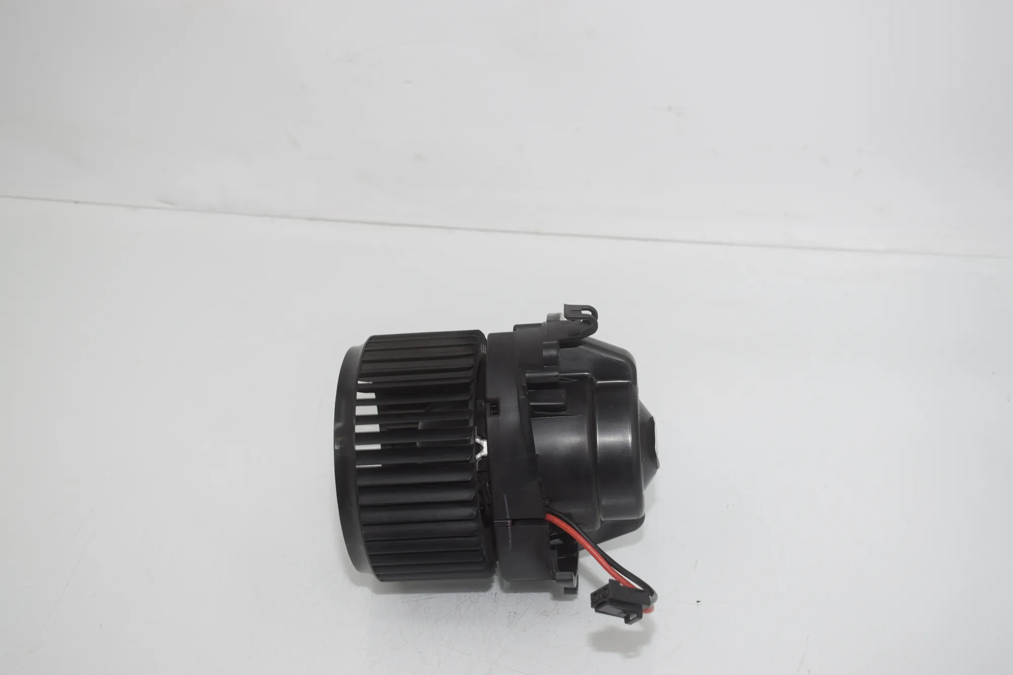 Heater Blower Fan – OEM 9297751 · BMW i3 (I01) s Range Extender 2019 – 3