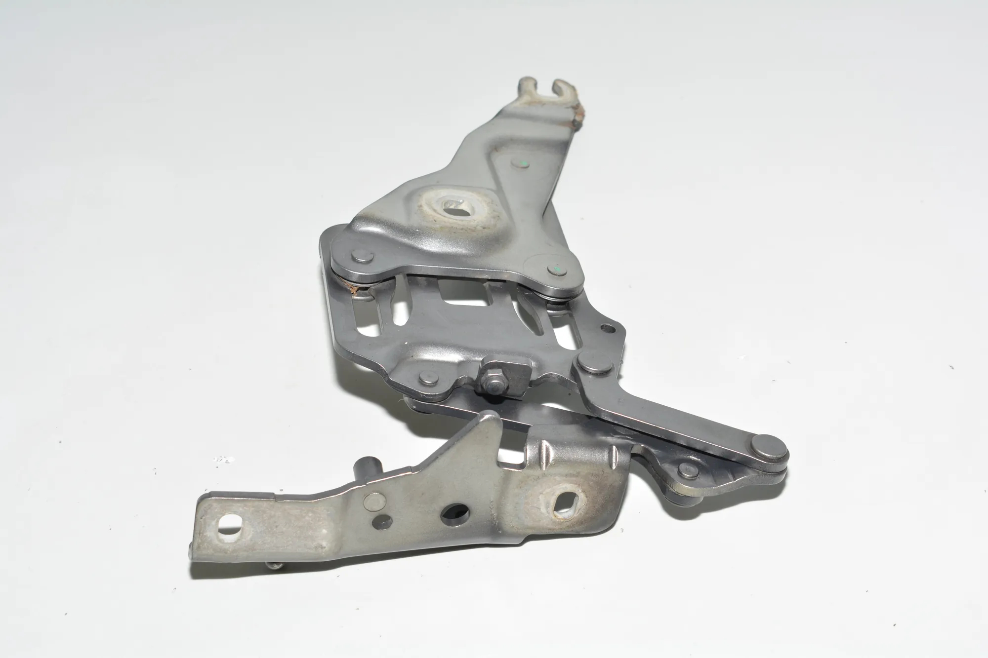 Front Right Bonnet Hinge – OEM 7148348 · BMW X6 (E71, E72) xDrive 35 d 2008 – 4