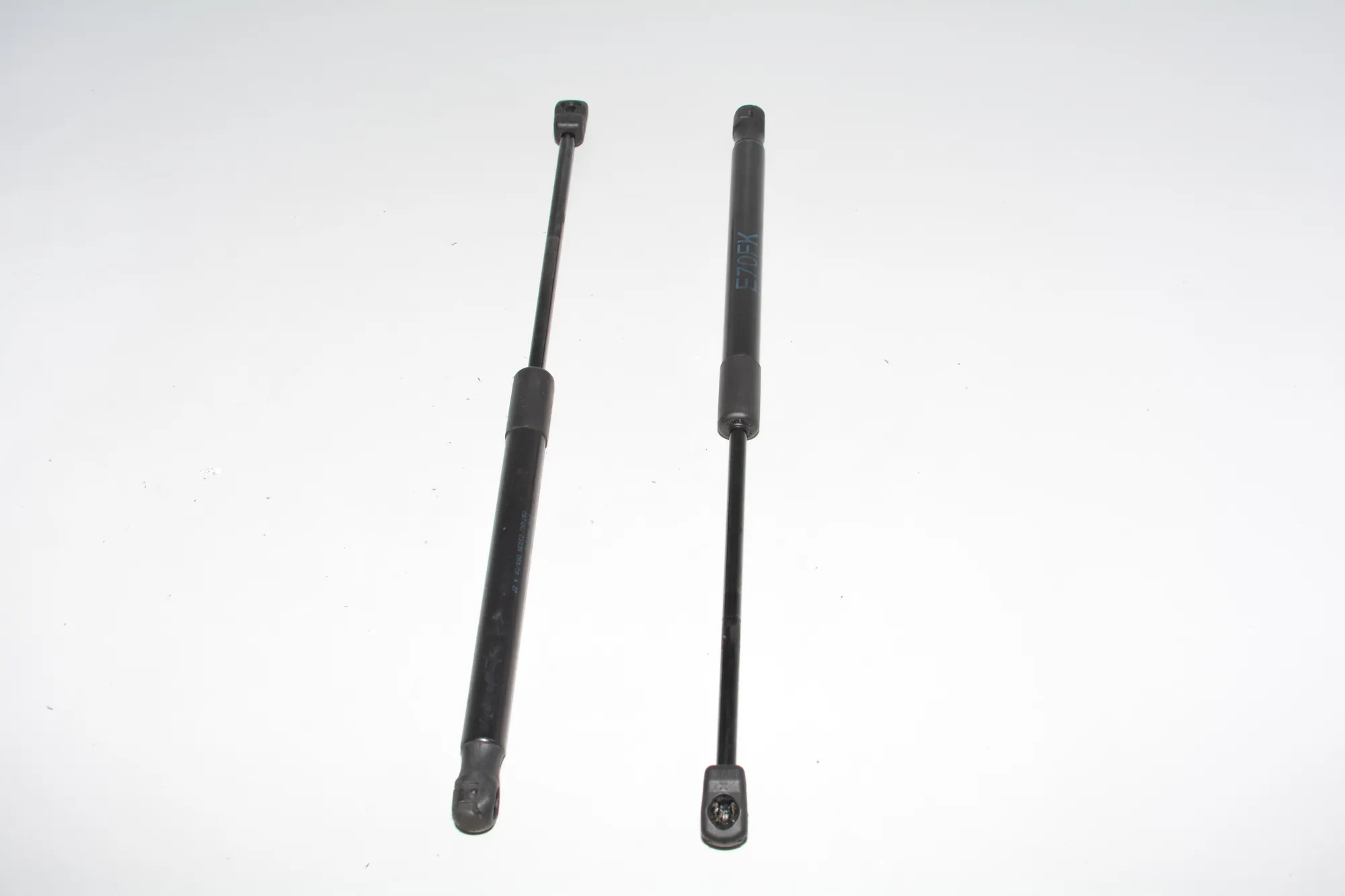 Front Left Bonnet Strut – OEM 7148346 · BMW X6 (E71, E72) xDrive 35 d 2008 – 3