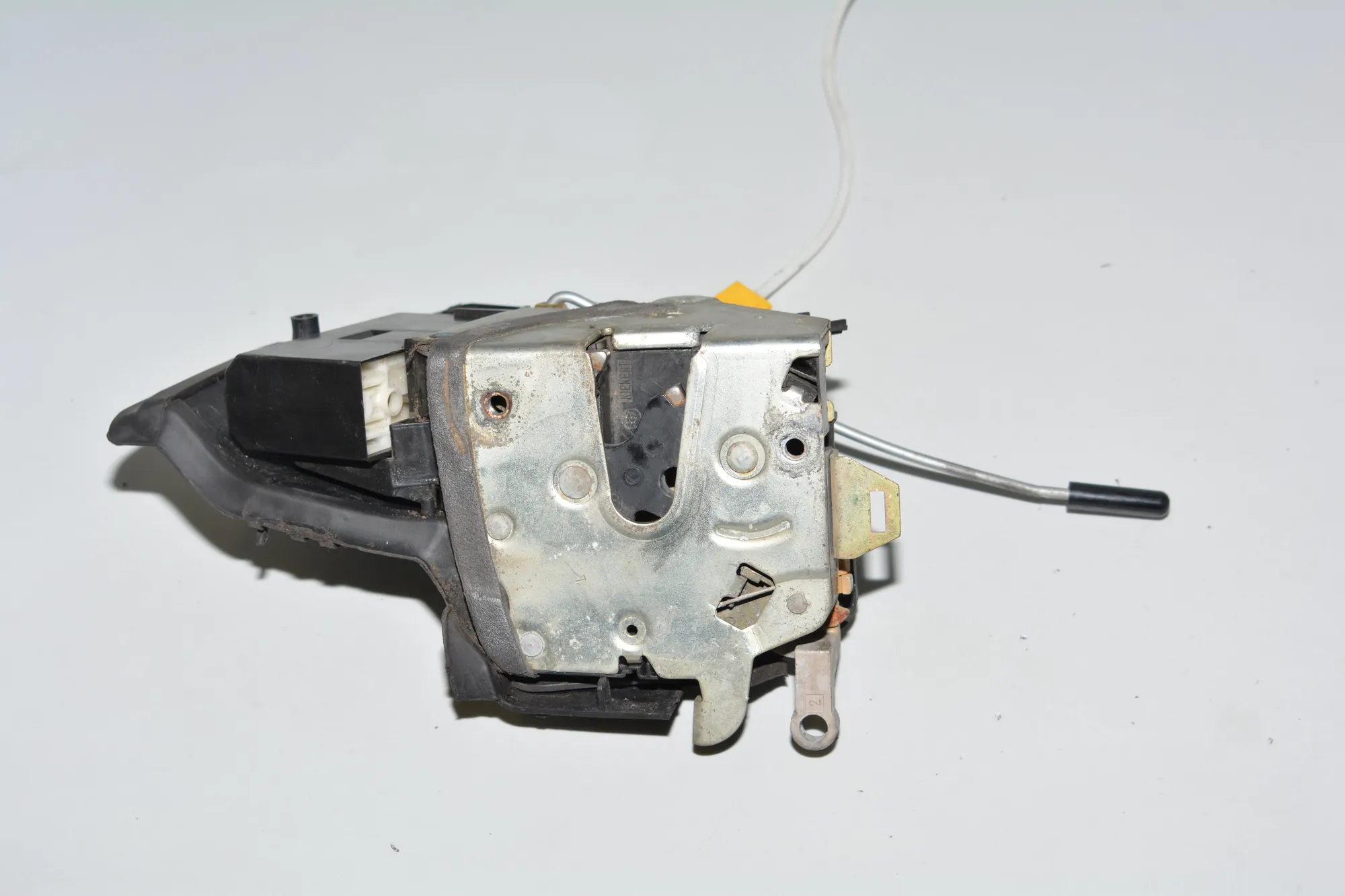 Front Left Door Lock – OEM 8166243 · BMW 5 (E39) 525 d 2001 – 3