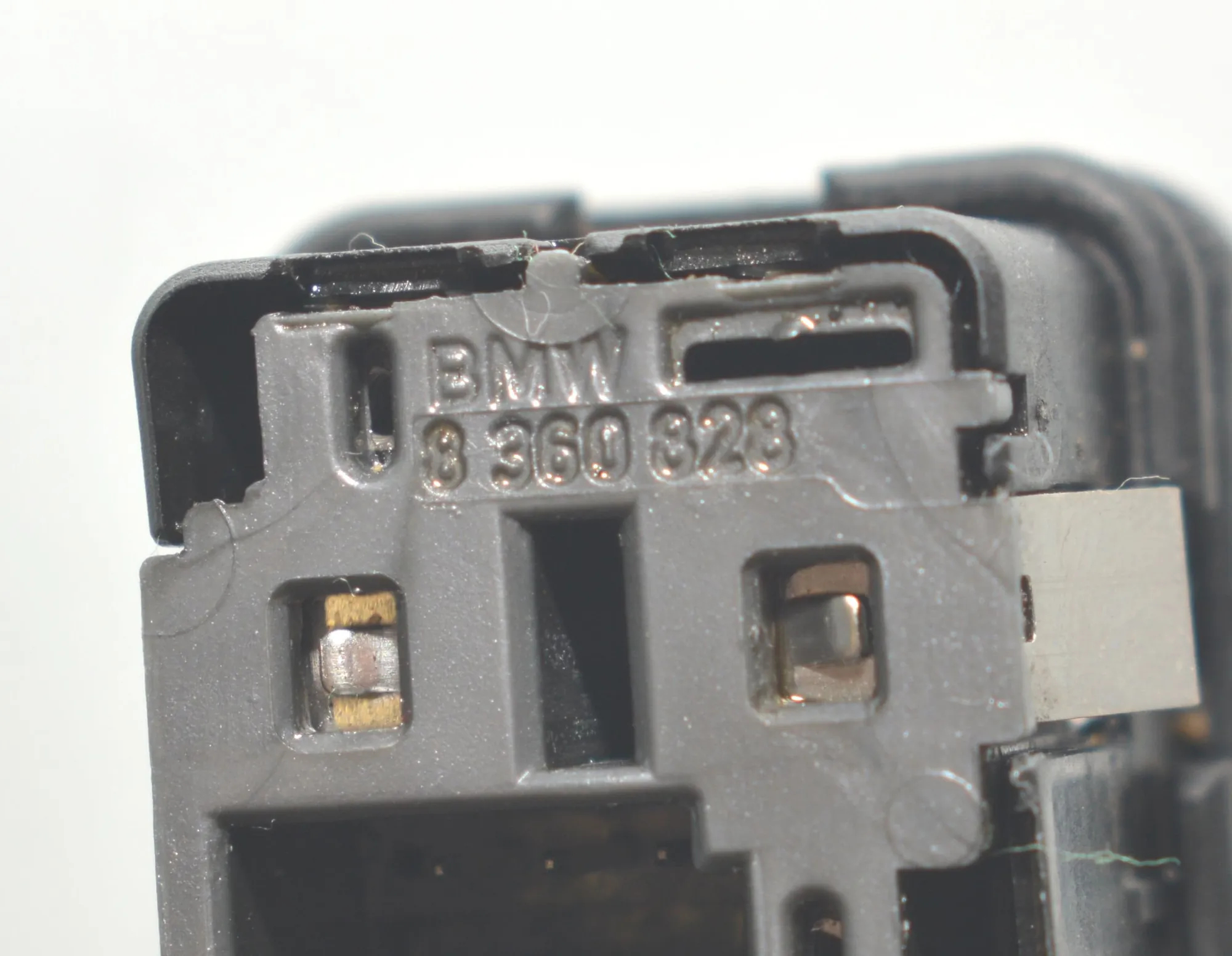 Switches – OEM 8360828 · BMW 5 (E39) 525 d 2001 – 5