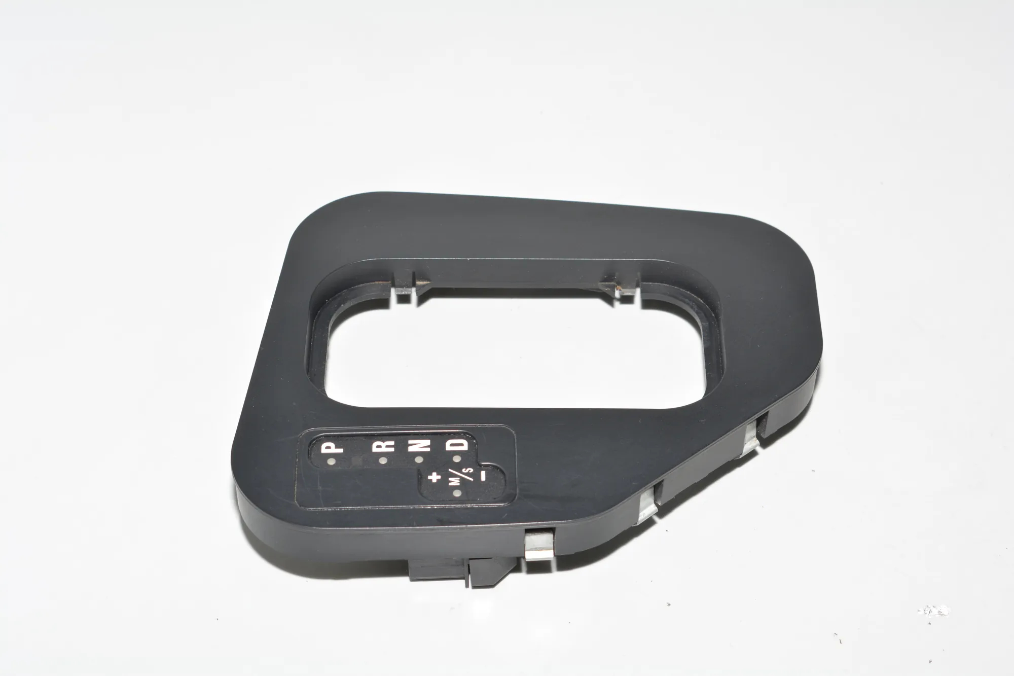 Gear Shifting Level Plastic Trim – OEM 8256275 · BMW 5 (E39) 525 d 2001 – 3