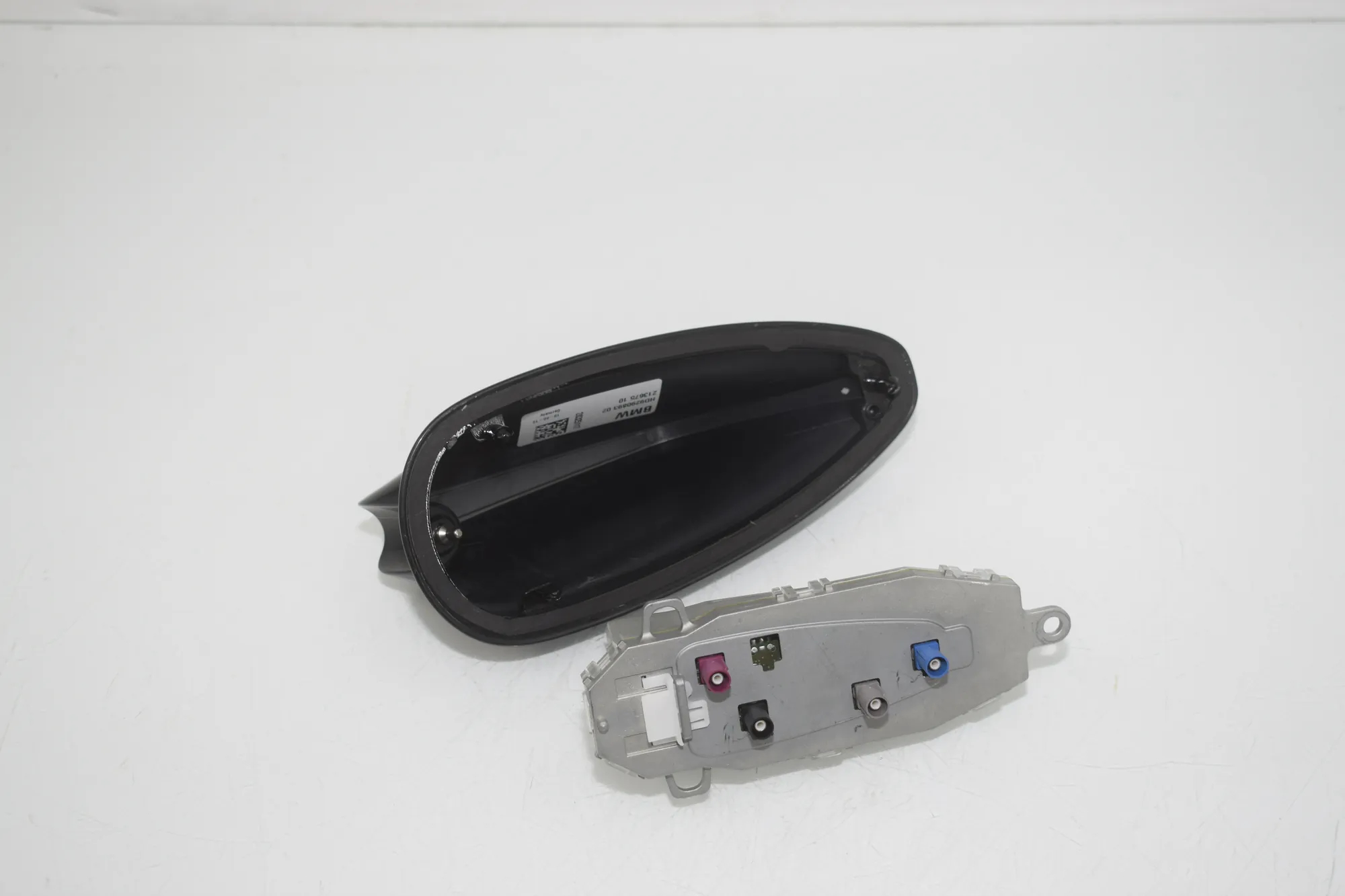 Antenna Trim – OEM 9290893 · BMW i3 (I01) s Range Extender 2019 – 3