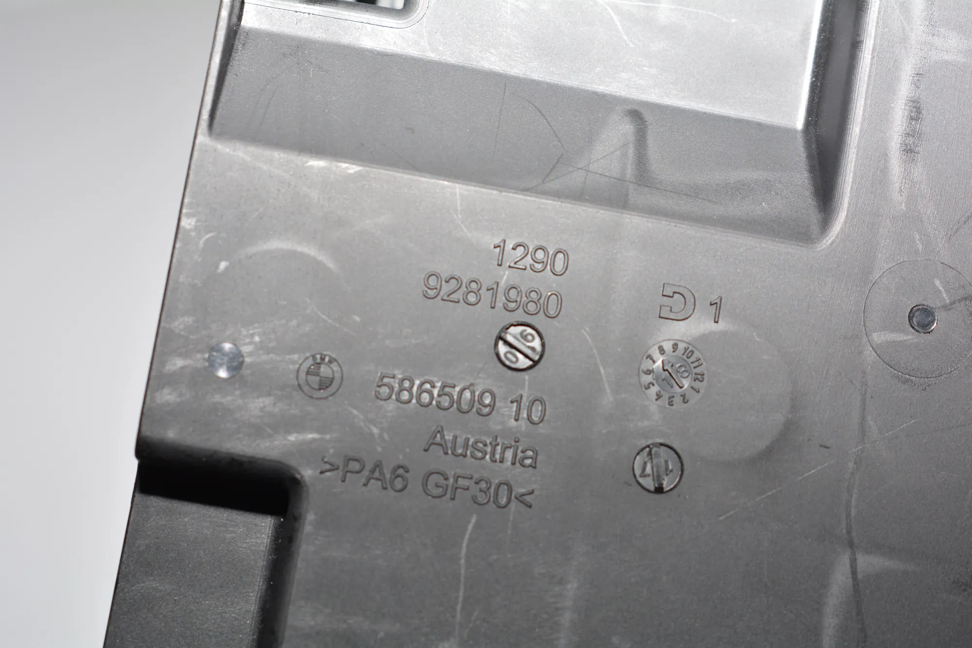 Other Body Parts – OEM 9305949 · BMW i3 (I01) Hybrid 2018 – 7
