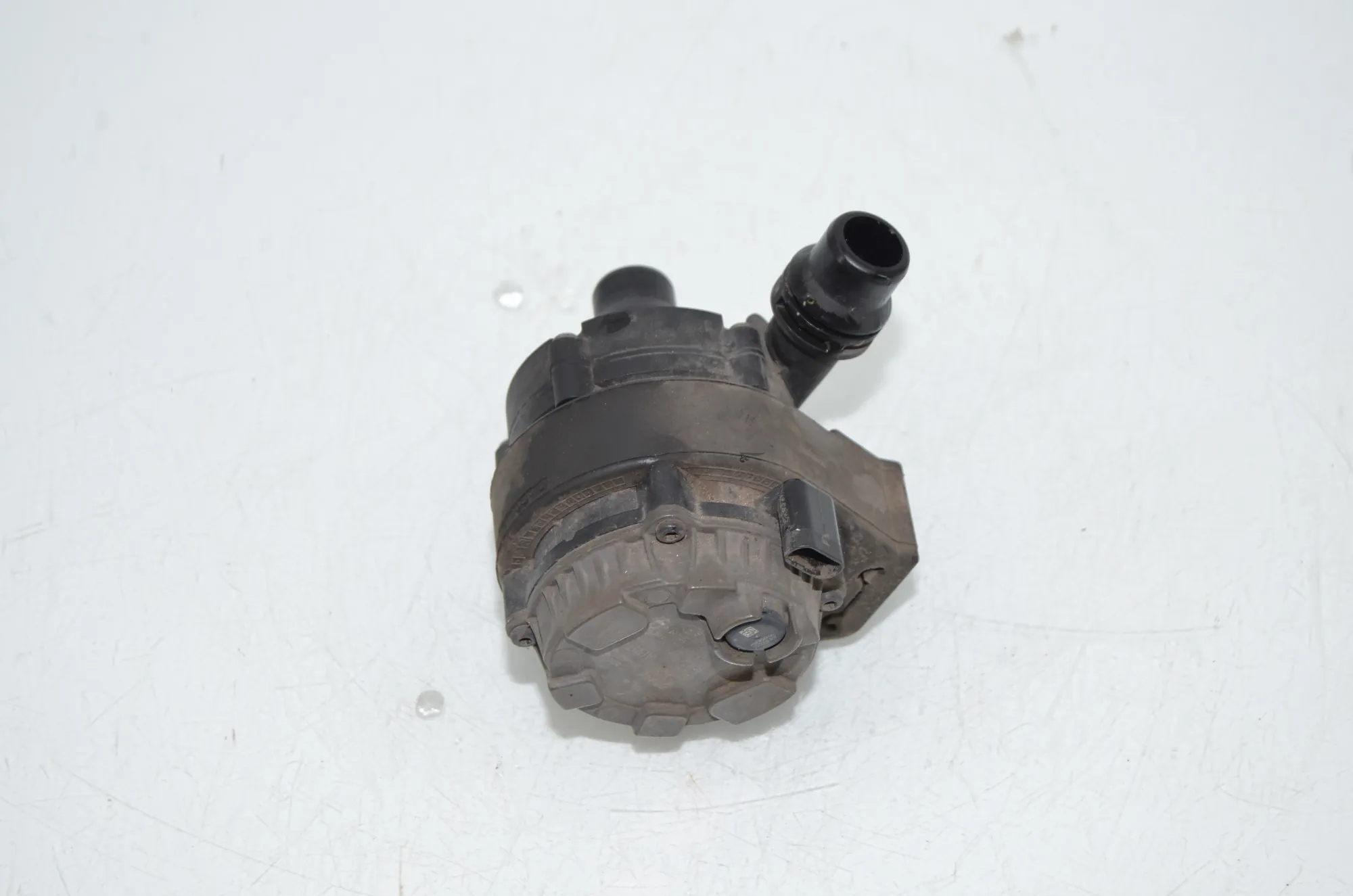 Auxiliary Water Pump – OEM 8600285 · BMW i3 (I01) s Range Extender 2019 – 3