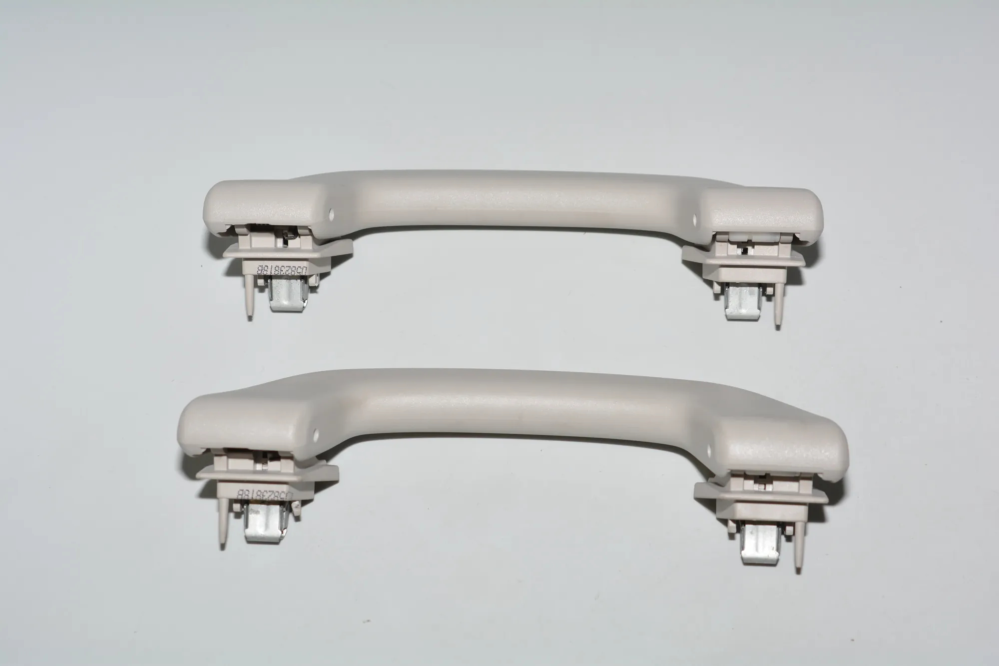 Front Right Roof Handle – OEM 05823818B · BMW i3 (I01) Hybrid 2018 – 2