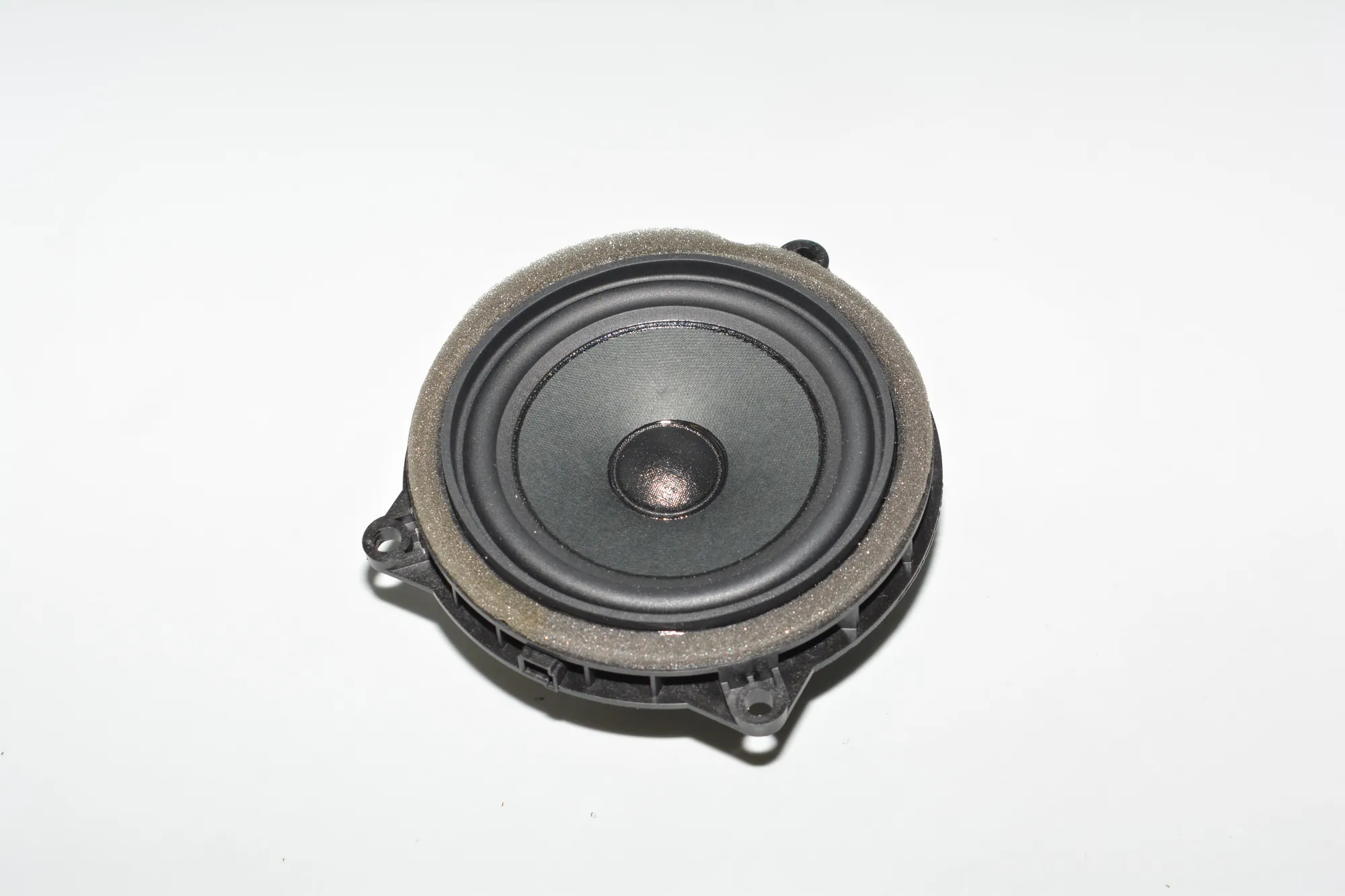 Front Right Door Speaker – OEM 9274700 · BMW i3 (I01) Hybrid 2018 – 2