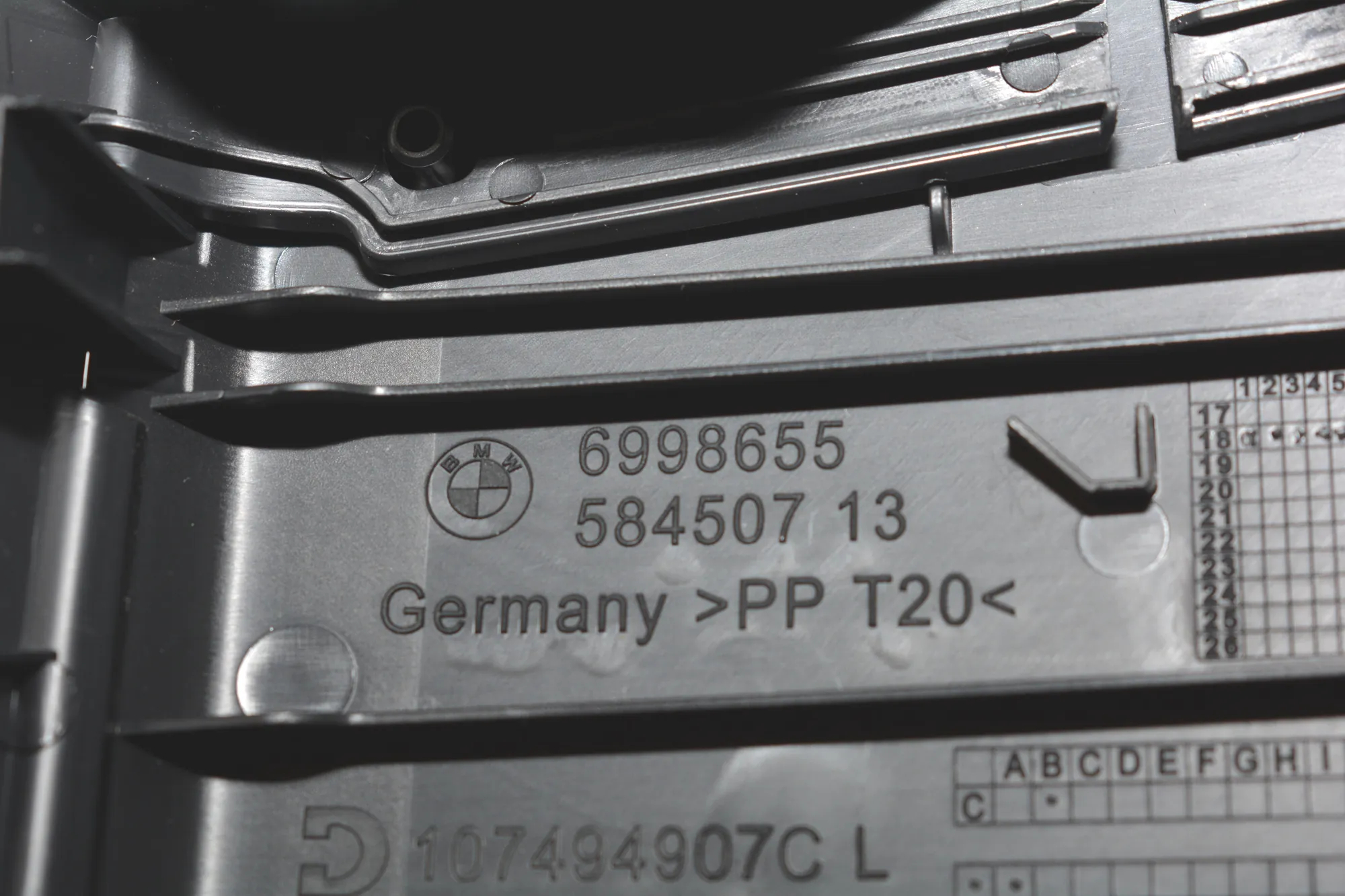 B Pillar Trim – OEM 7287935 · BMW i3 (I01) Hybrid 2018 – 5