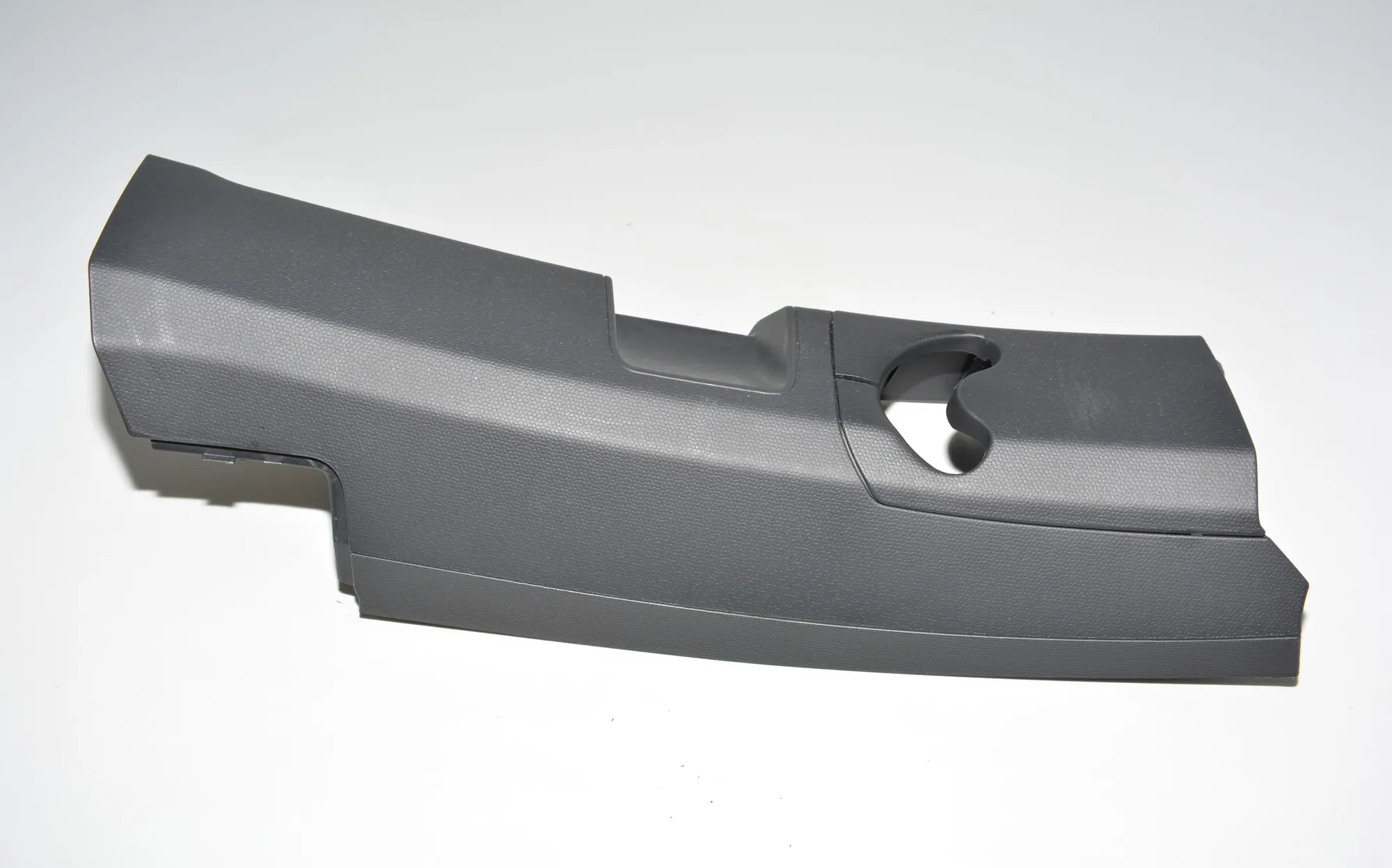 Right Side B Pillar Trim – OEM 7287936 · BMW i3 (I01) Hybrid 2018 – 2