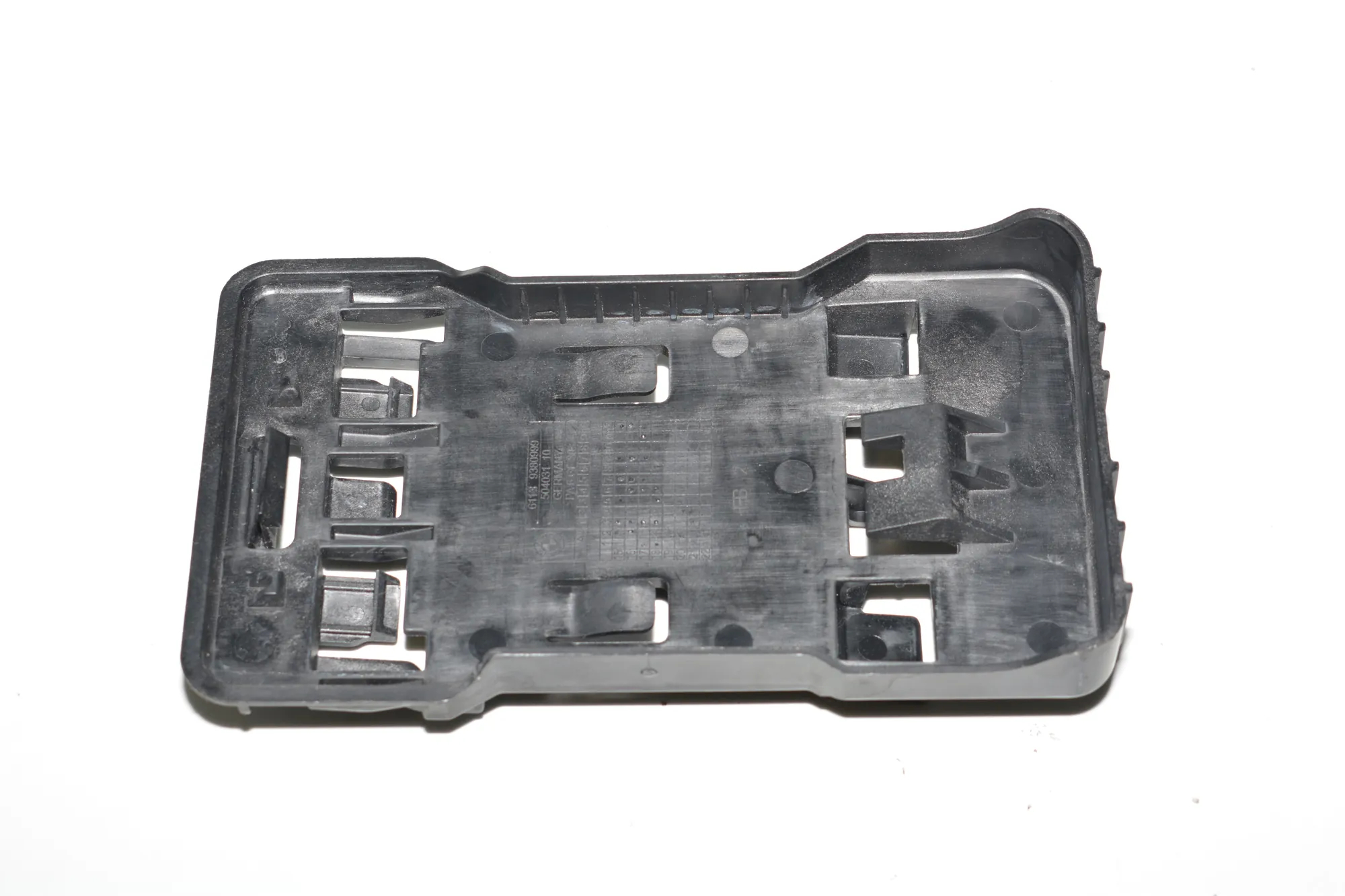 Fuse Box Holder – OEM 9380999 · BMW i3 (I01) Hybrid 2018 – 4