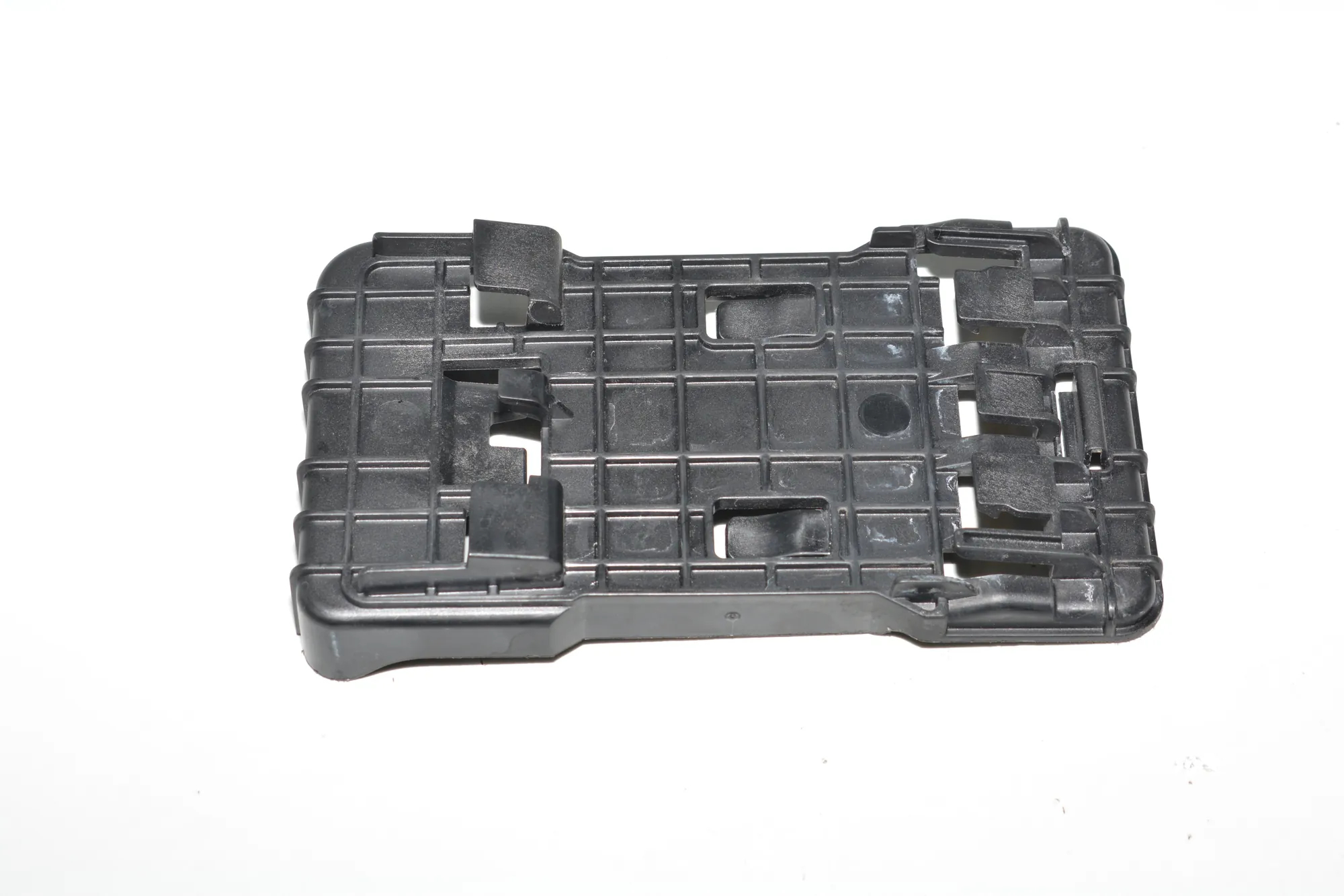 Fuse Box Holder – OEM 9380999 · BMW i3 (I01) Hybrid 2018 – 2