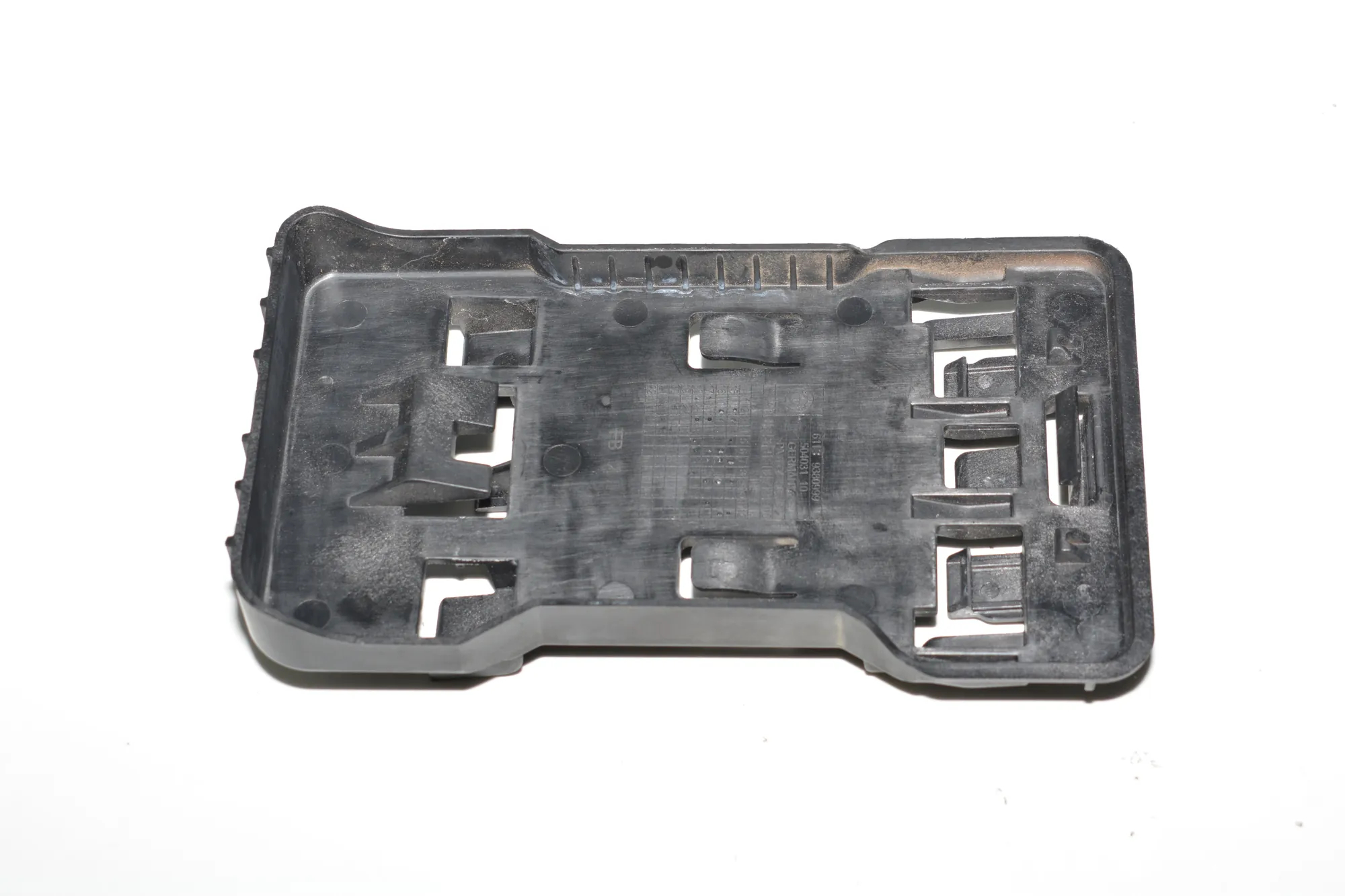 Fuse Box Holder – OEM 9380999 · BMW i3 (I01) Hybrid 2018 – 3