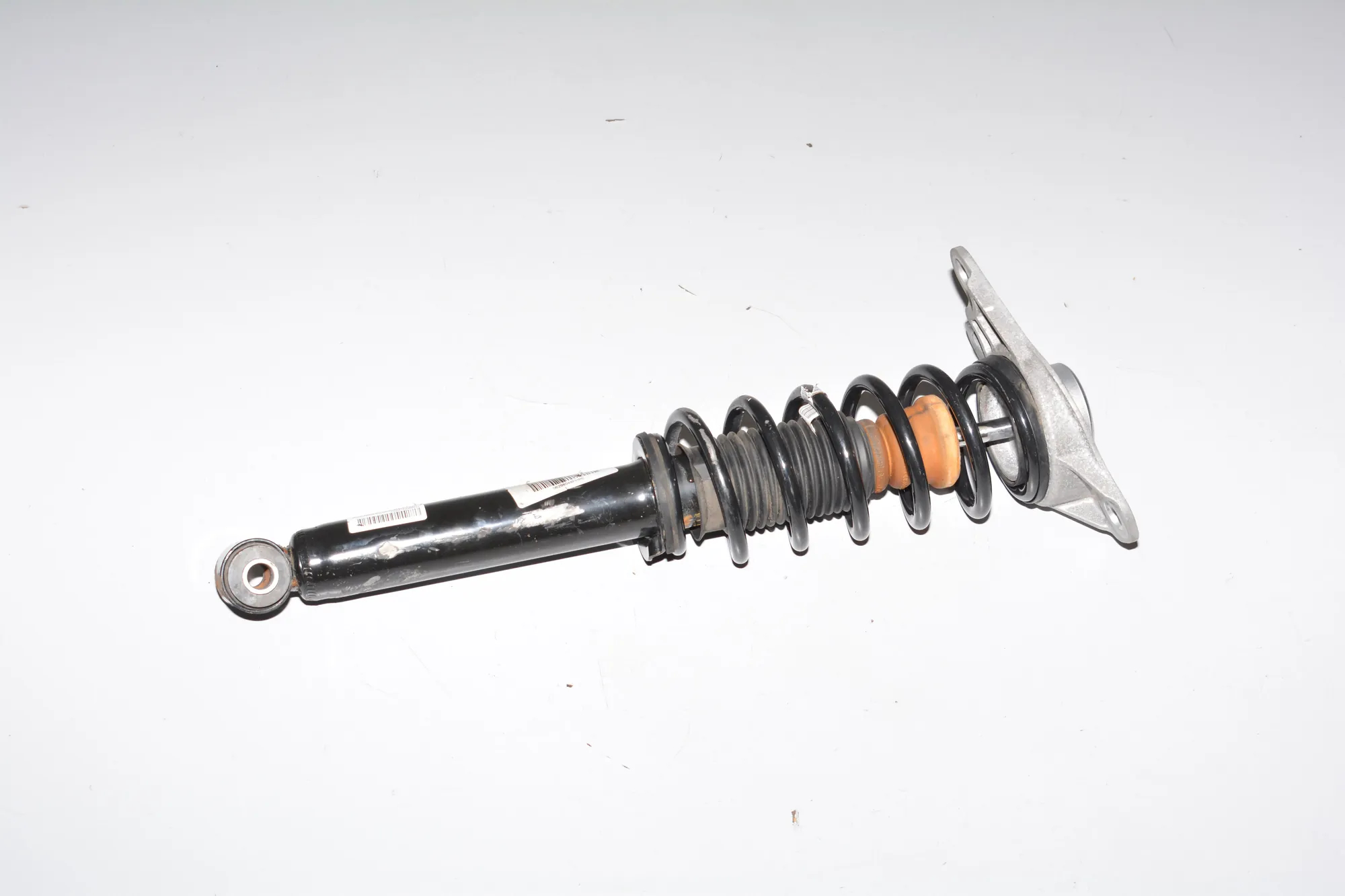 Rear Right Shock Absorber – OEM 6852228 · BMW i3 (I01) Hybrid 2018 – 2