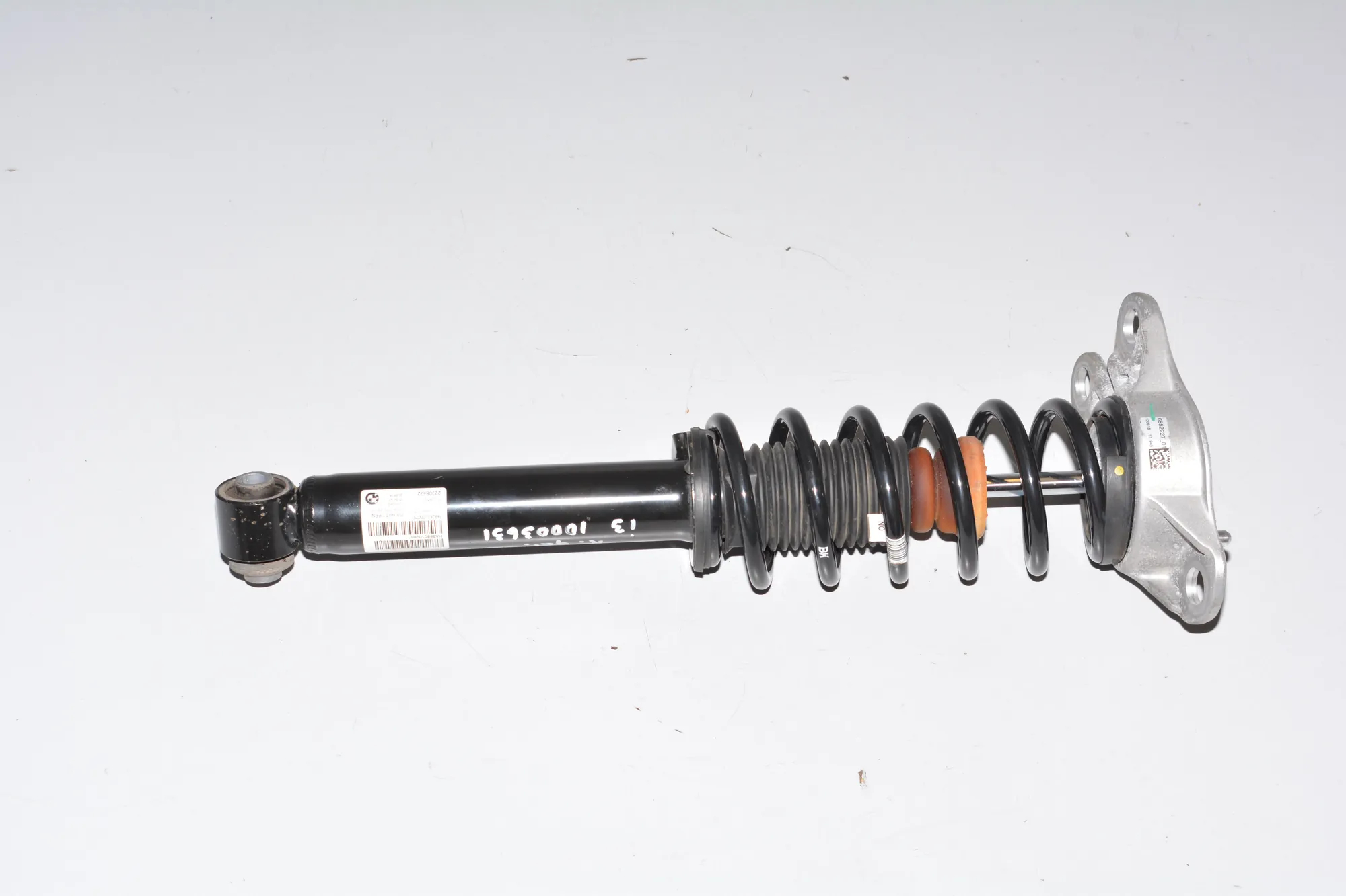Rear Left Shock Absorber – OEM 6852227 · BMW i3 (I01) Hybrid 2018 – 2